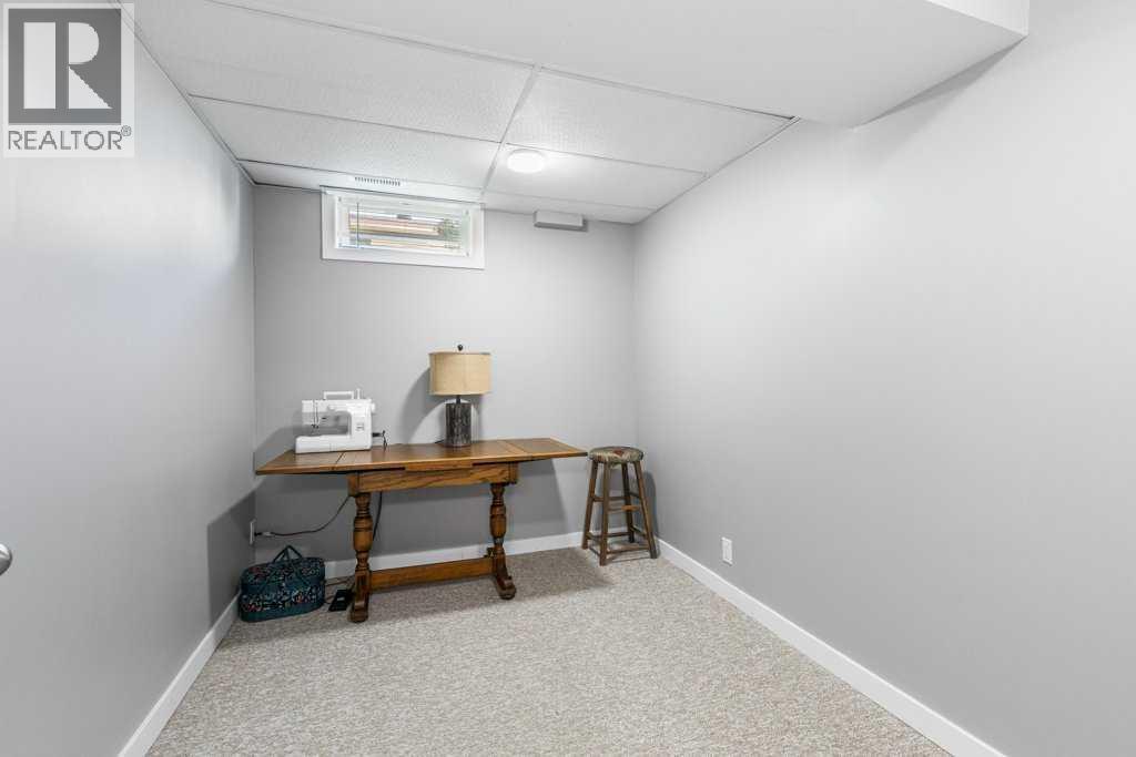 Single Family House for Sale in  Parkland Boulevard SE Parkland Calgary 