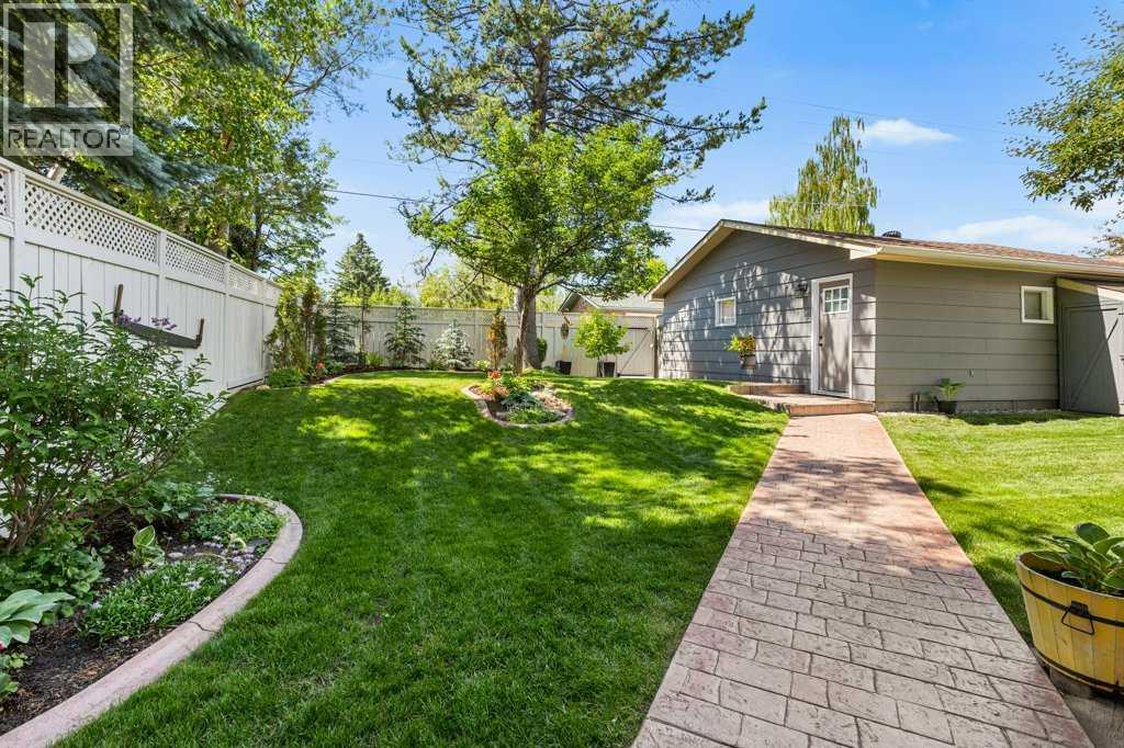 Single Family House for Sale in  Parkland Boulevard SE Parkland Calgary 