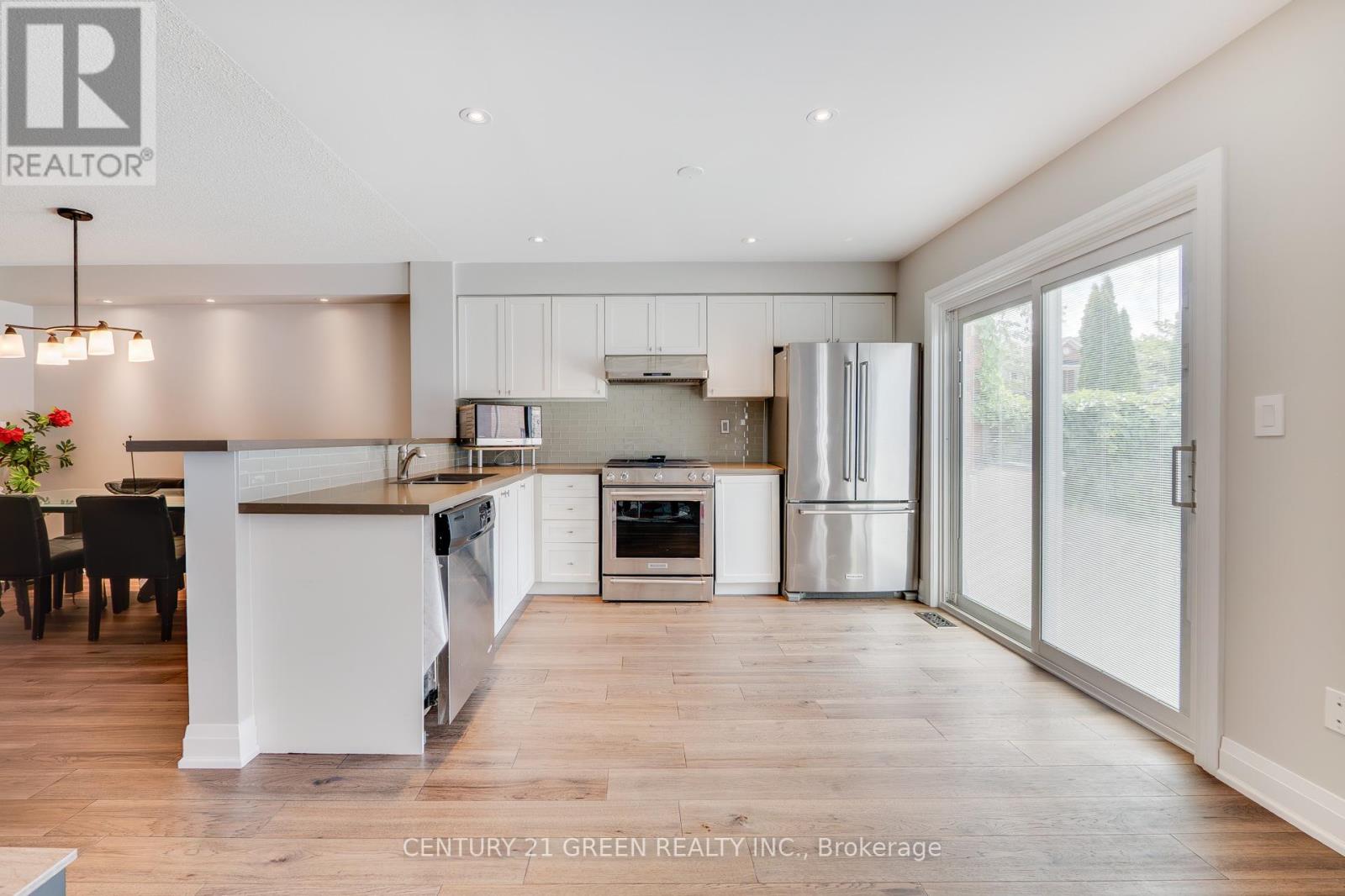 Photo 28 of 668 Porter Way, Milton ON