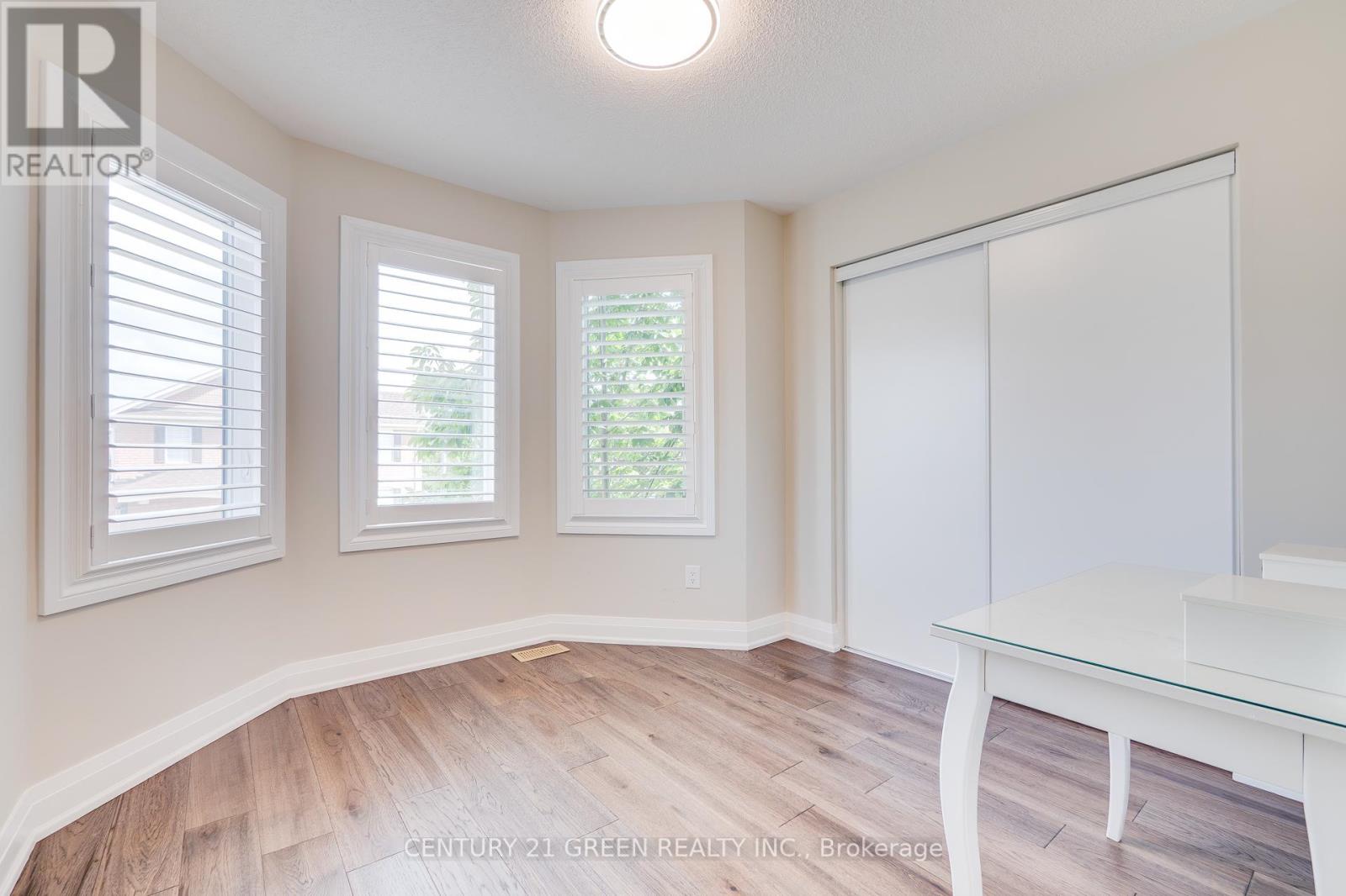 Photo 7 of 668 Porter Way, Milton ON