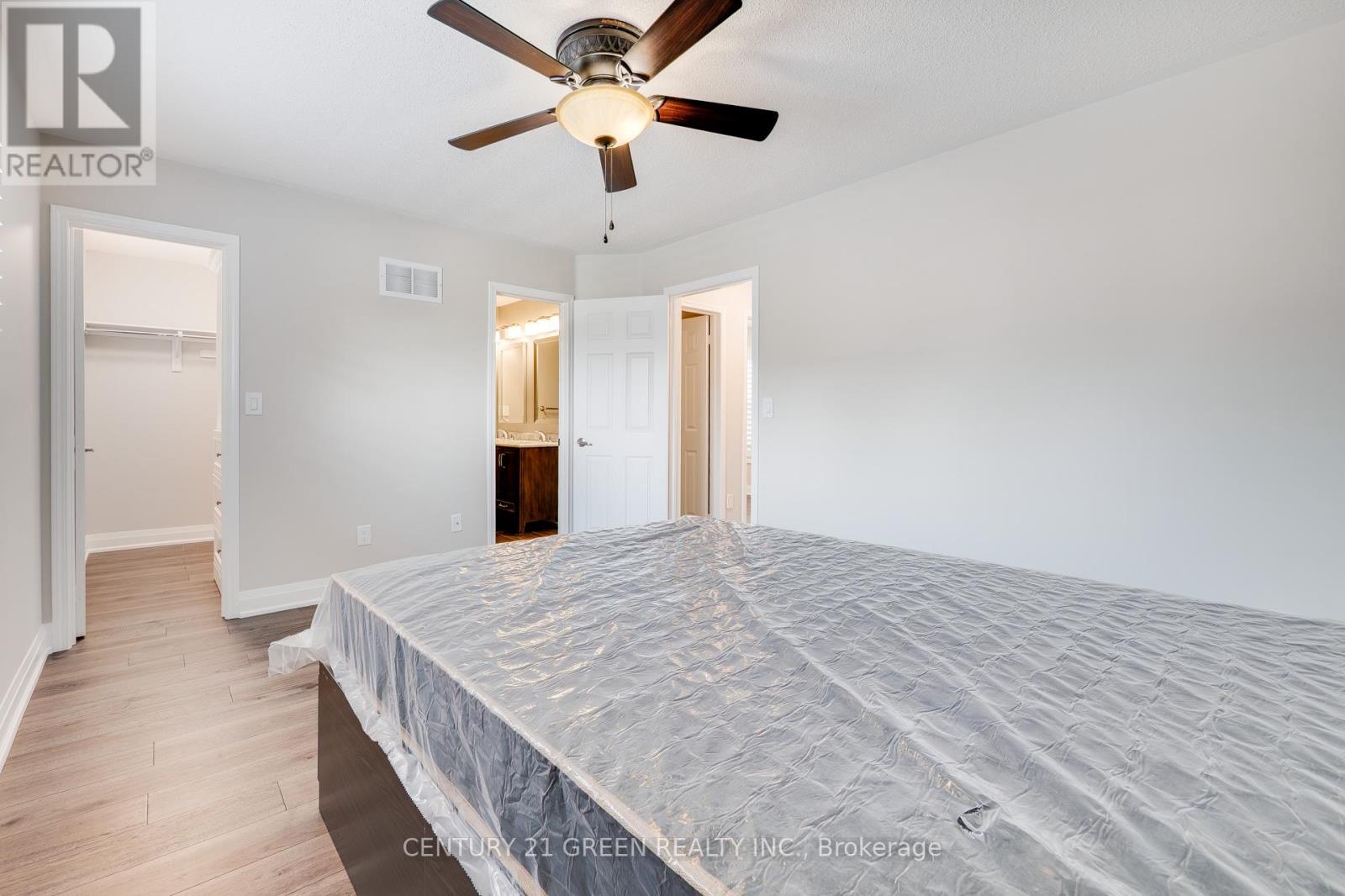 Photo 27 of 668 Porter Way, Milton ON