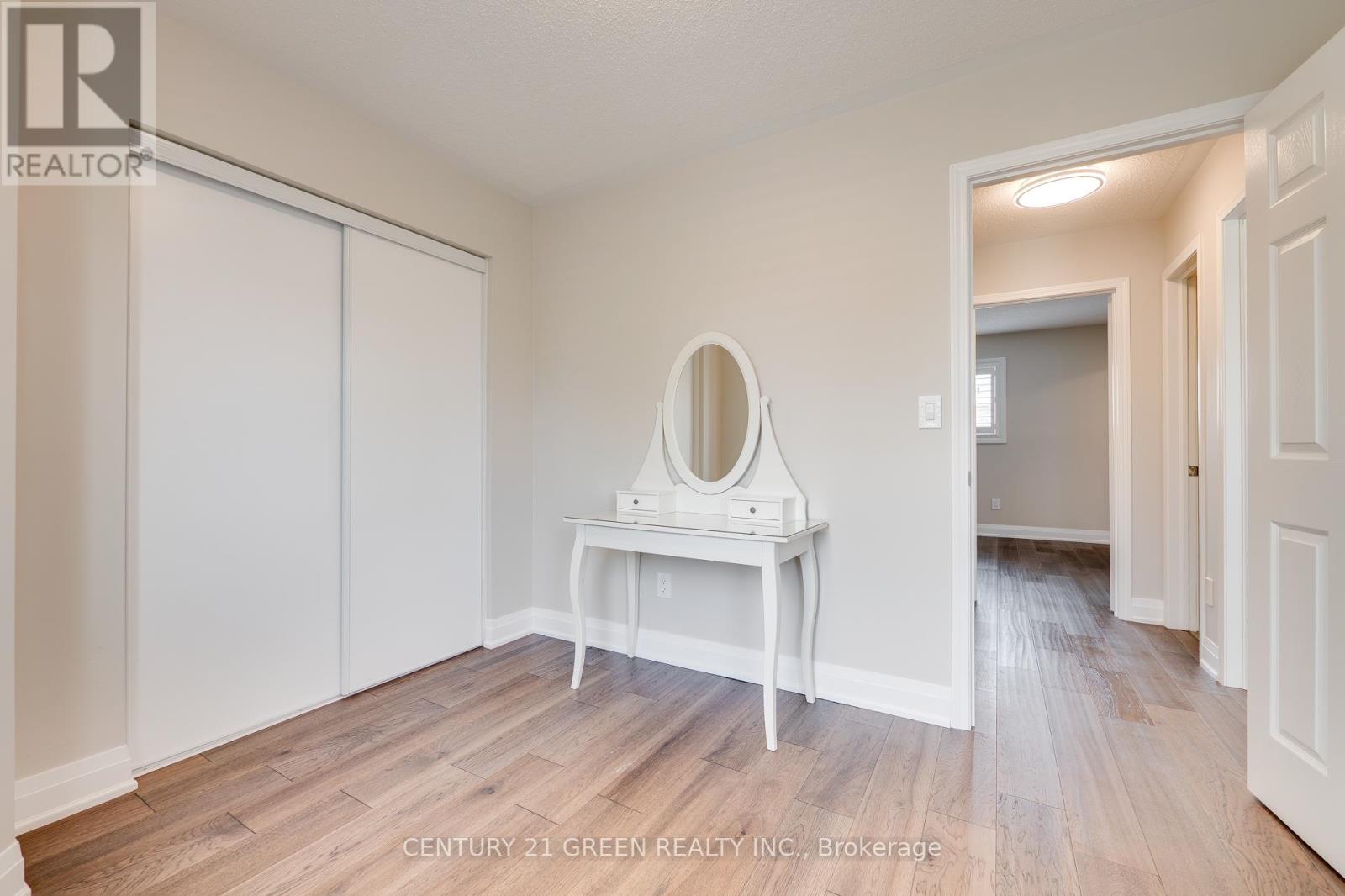 Photo 18 of 668 Porter Way, Milton ON