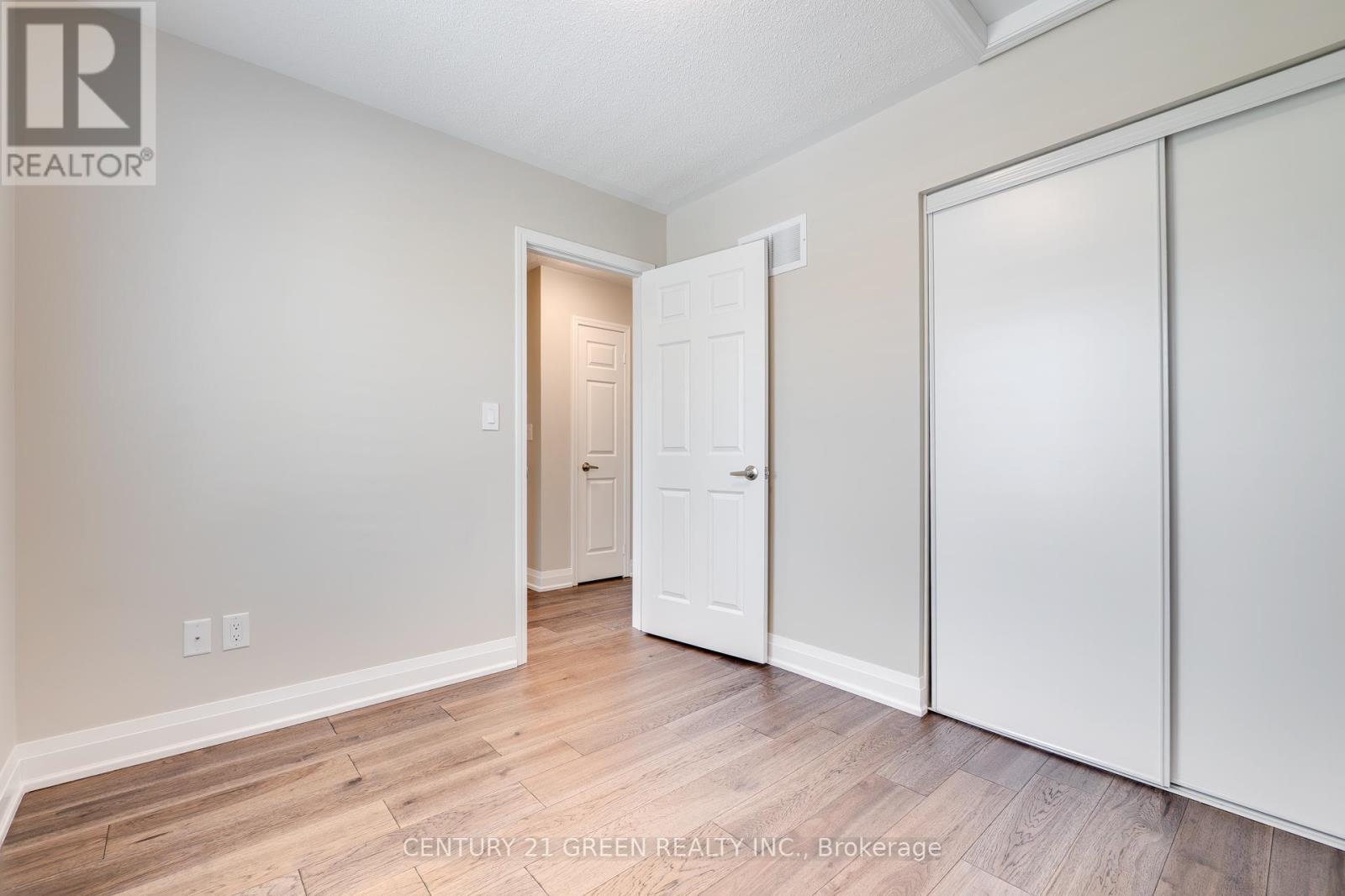 Photo 12 of 668 Porter Way, Milton ON