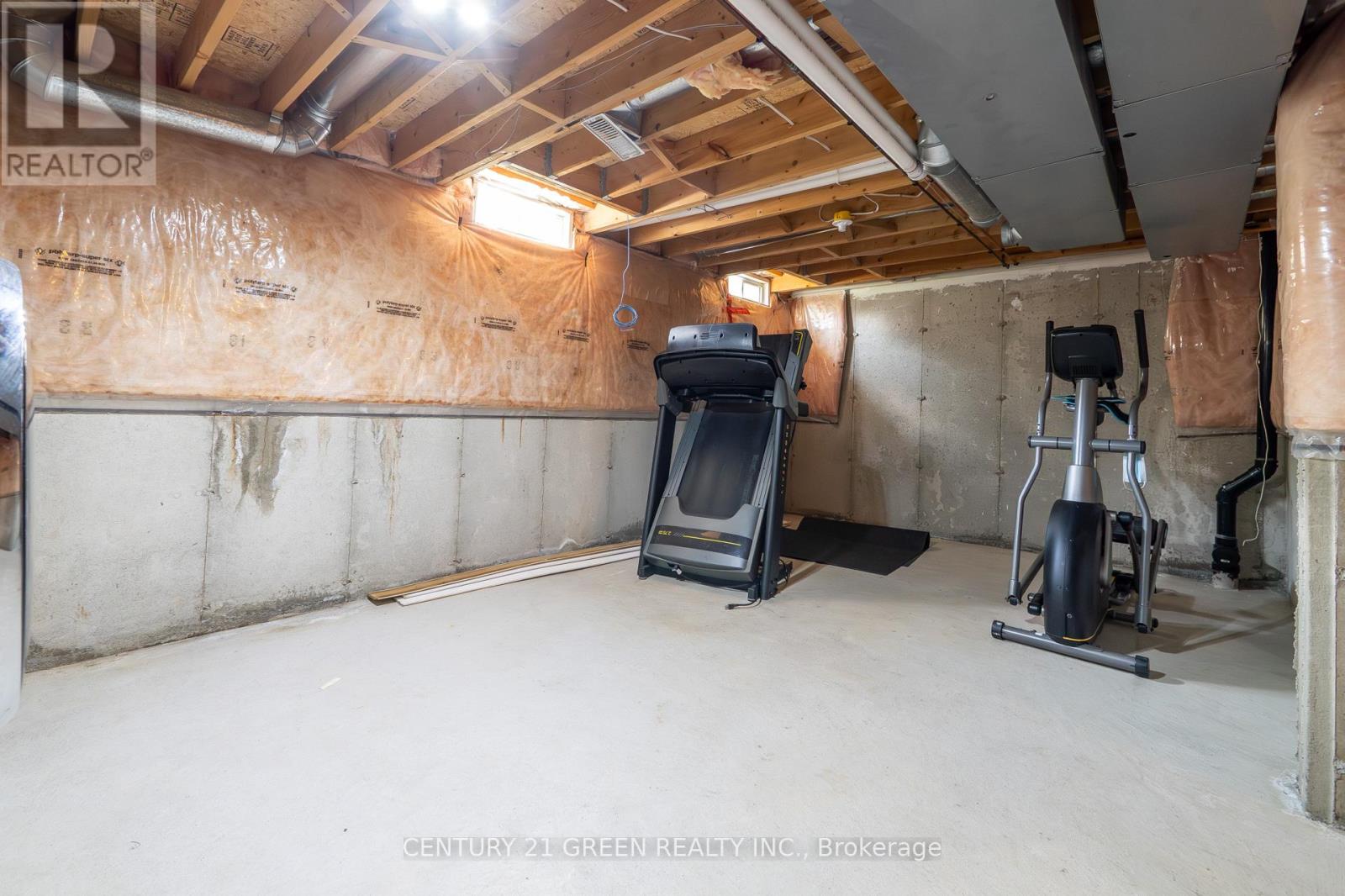 Photo 38 of 668 Porter Way, Milton ON