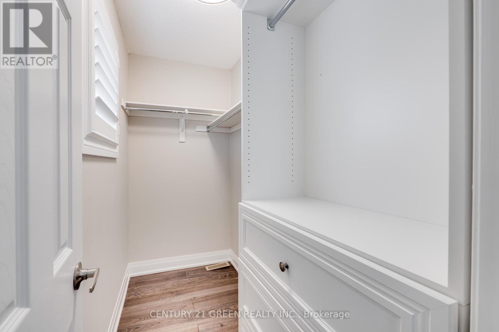Photo 16 of 668 Porter Way, Milton ON