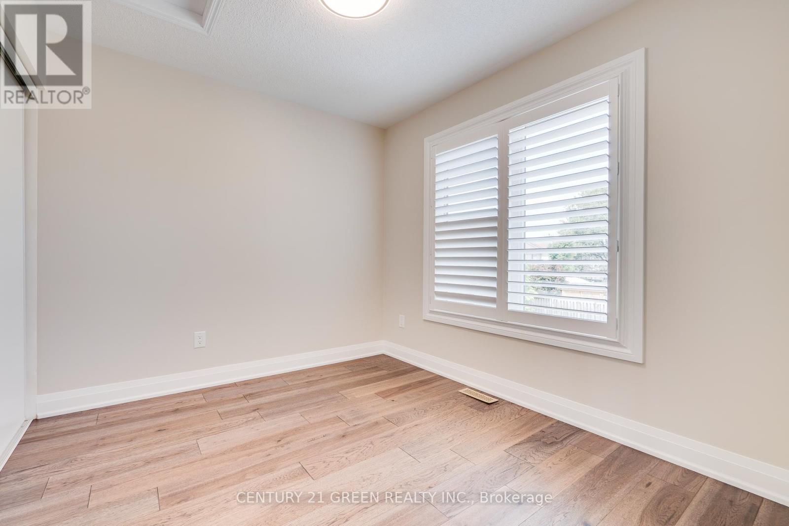 Photo 3 of 668 Porter Way, Milton ON