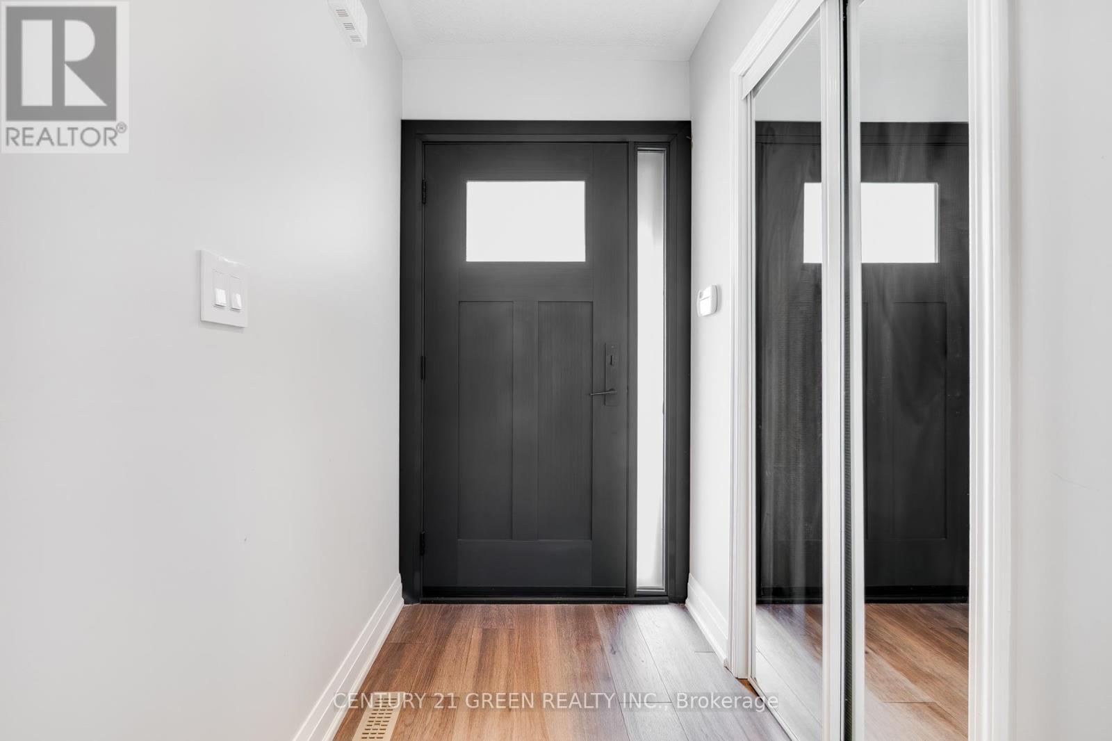 Photo 8 of 668 Porter Way, Milton ON