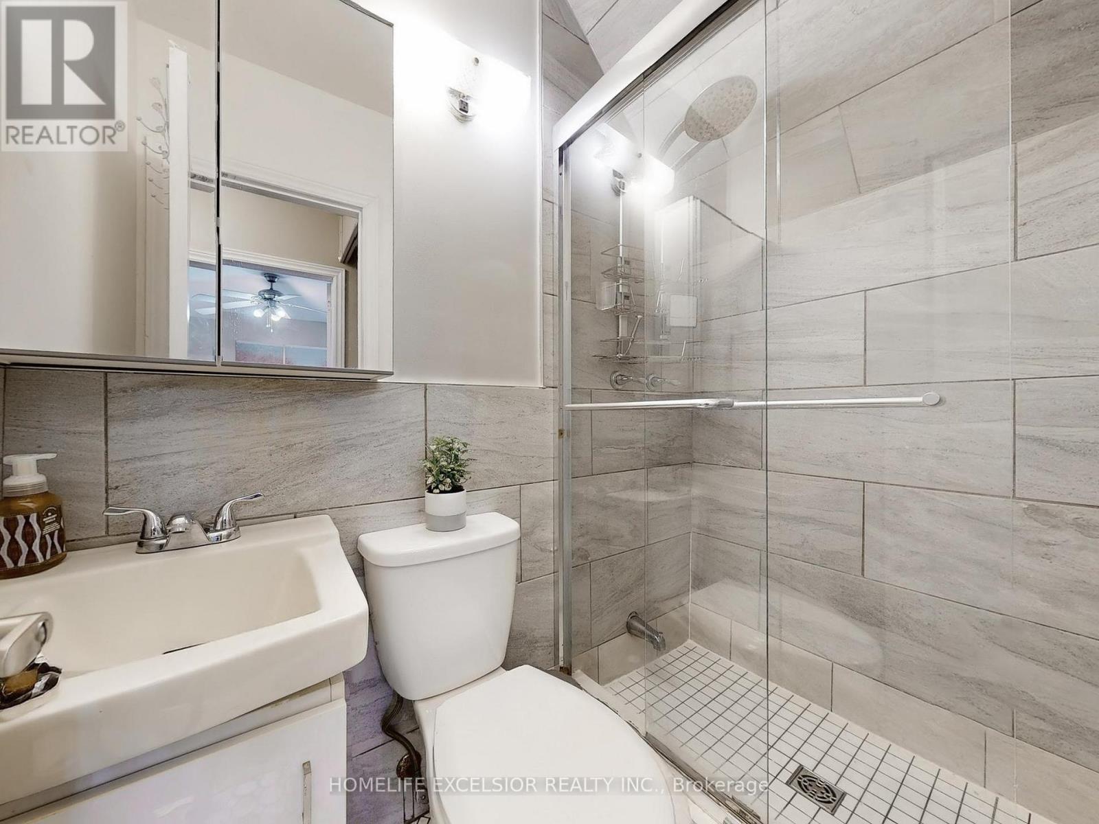 Photo 16 of 26 John Garland Boulevard, Toronto ON