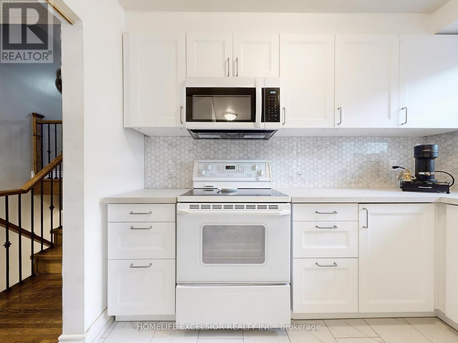 Photo 33 of 26 John Garland Boulevard, Toronto ON