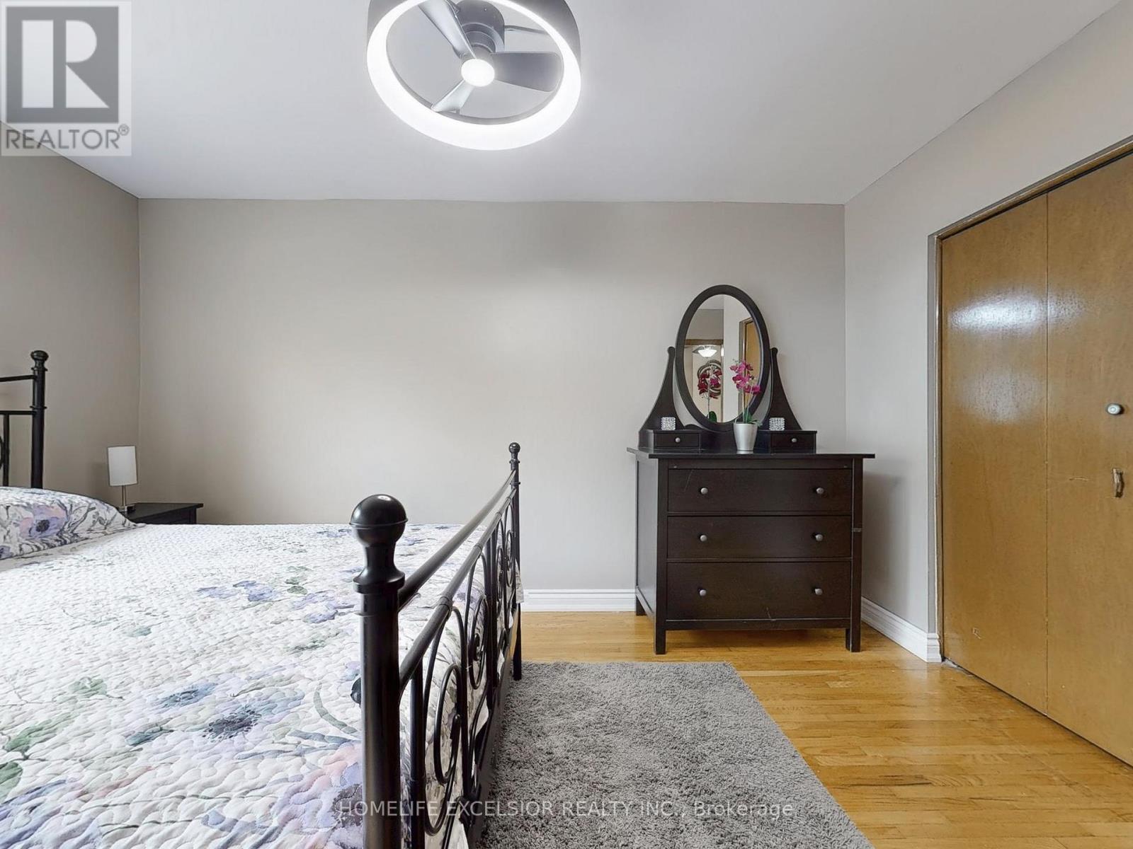 Photo 29 of 26 John Garland Boulevard, Toronto ON