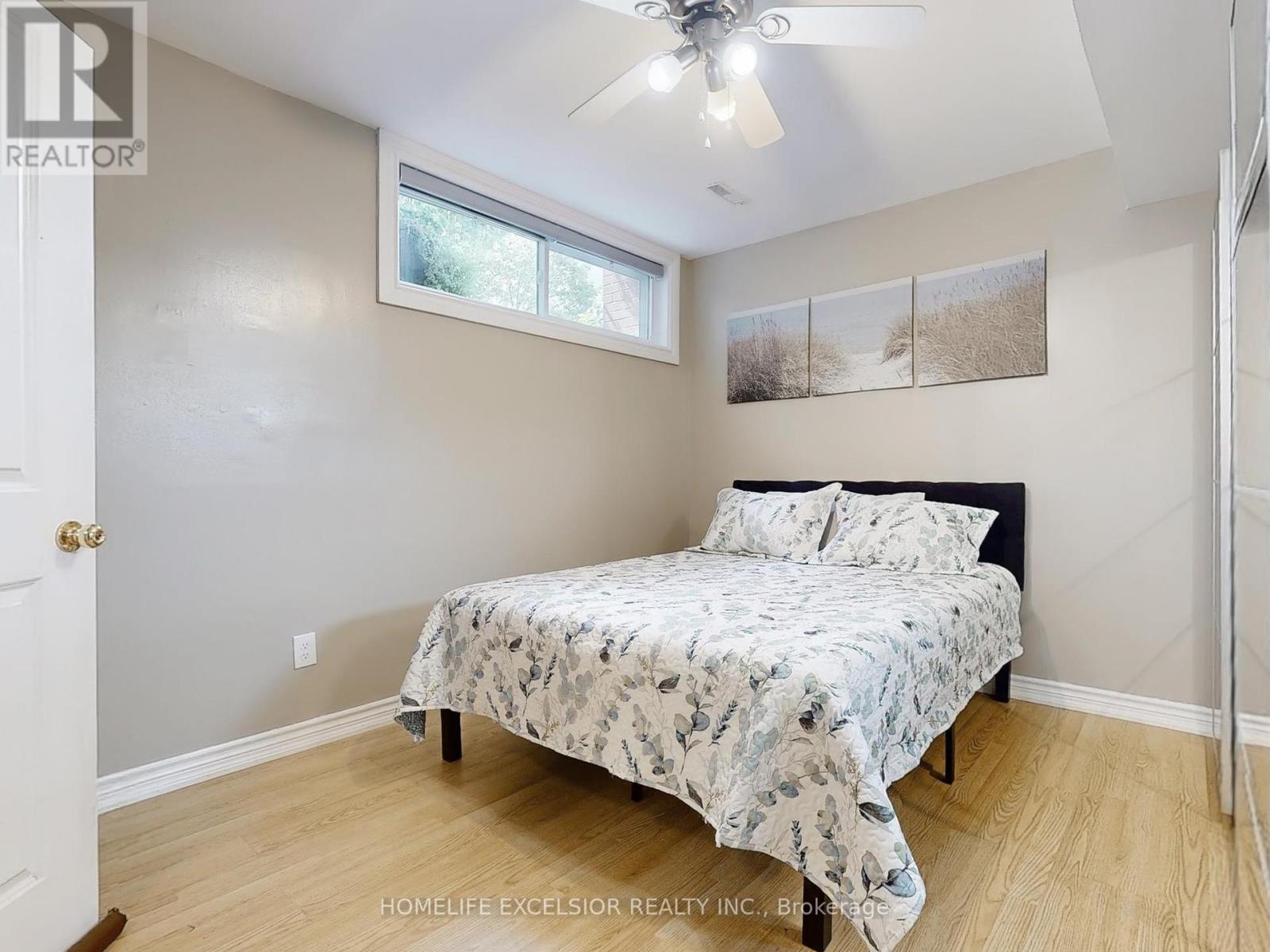 Photo 14 of 26 John Garland Boulevard, Toronto ON