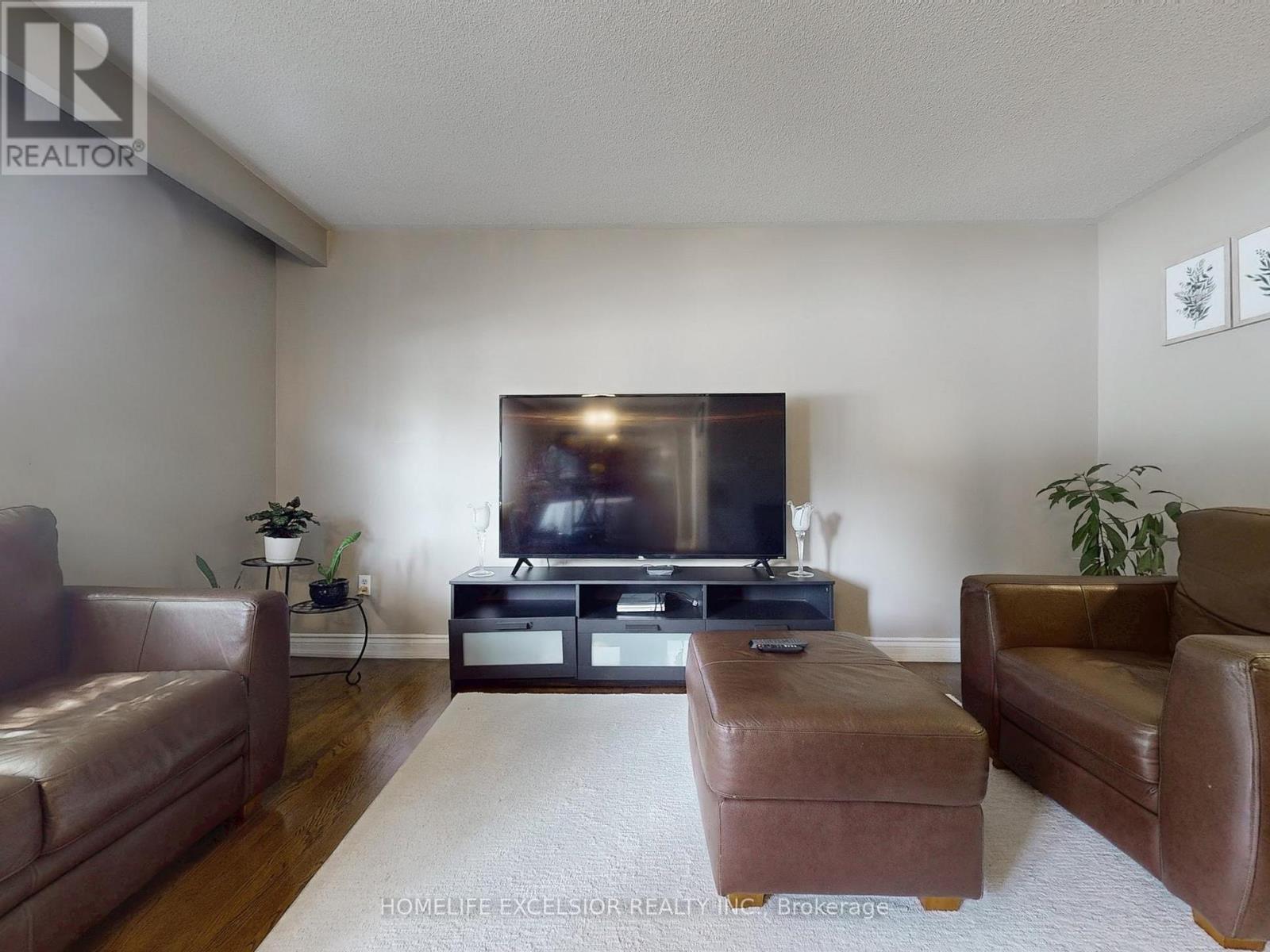Photo 35 of 26 John Garland Boulevard, Toronto ON