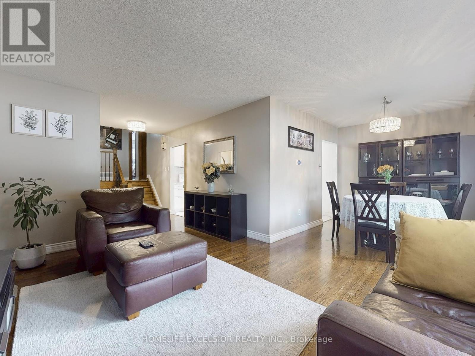 Photo 23 of 26 John Garland Boulevard, Toronto ON