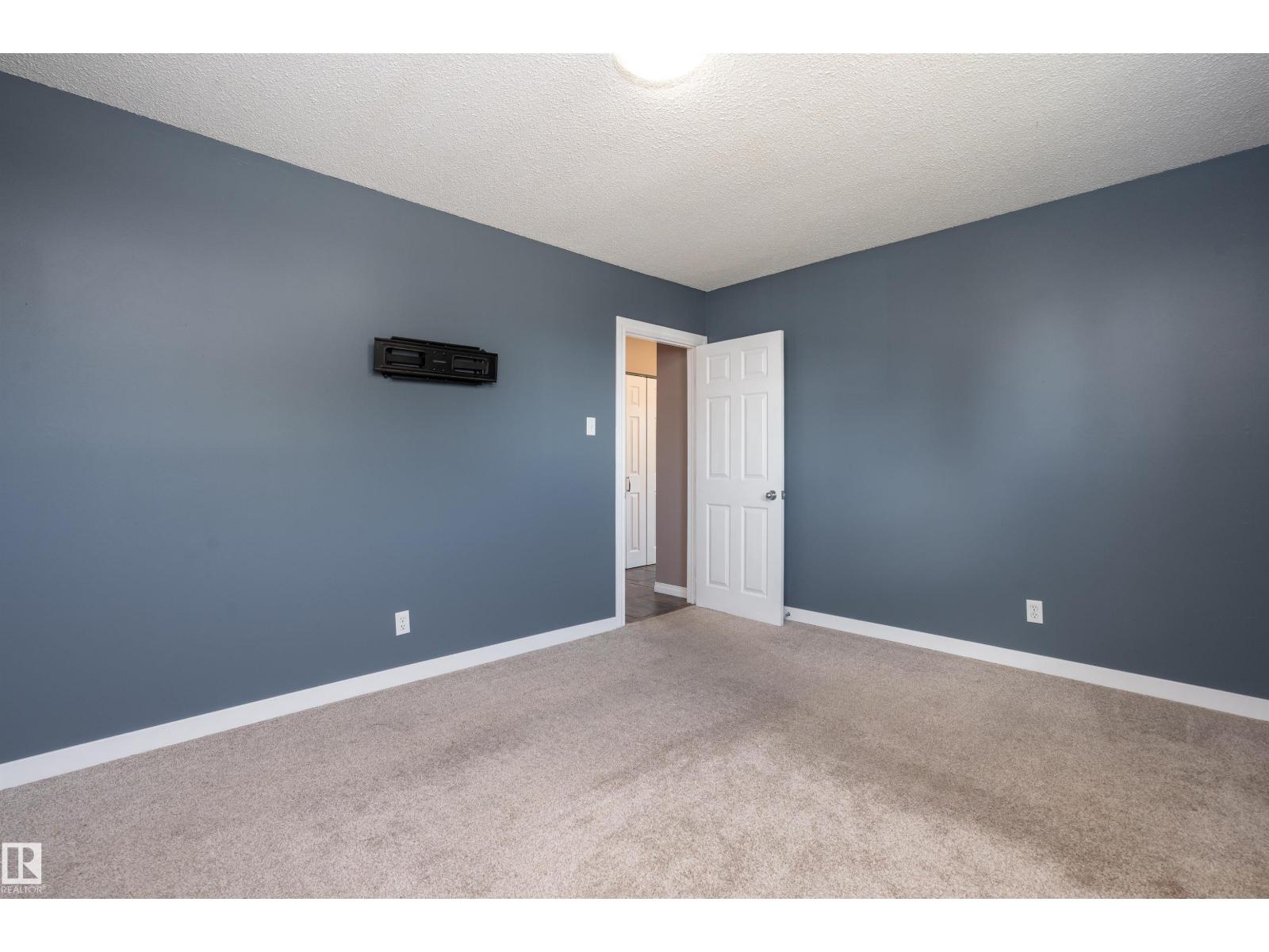 Photo 27 of 13712 63 St Nw, Edmonton AB