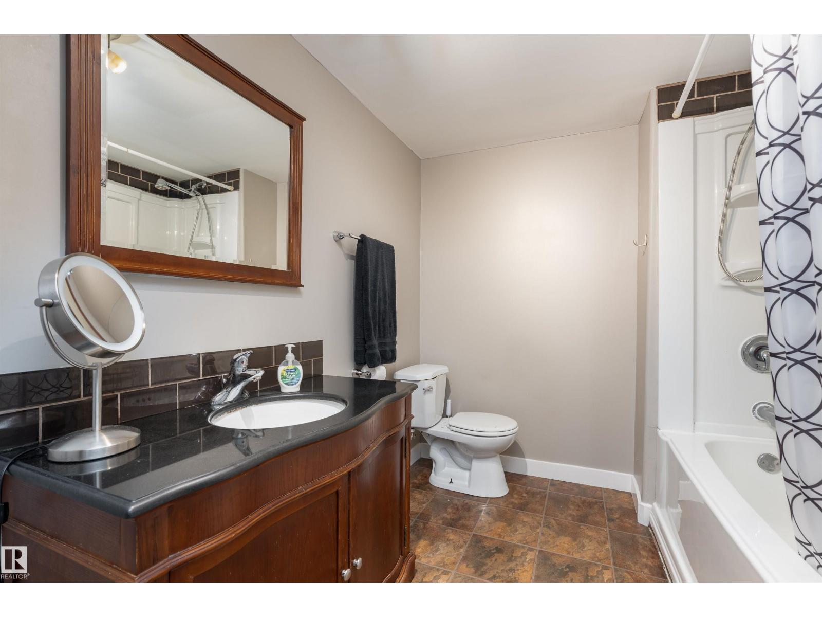 Photo 41 of 13712 63 St Nw, Edmonton AB