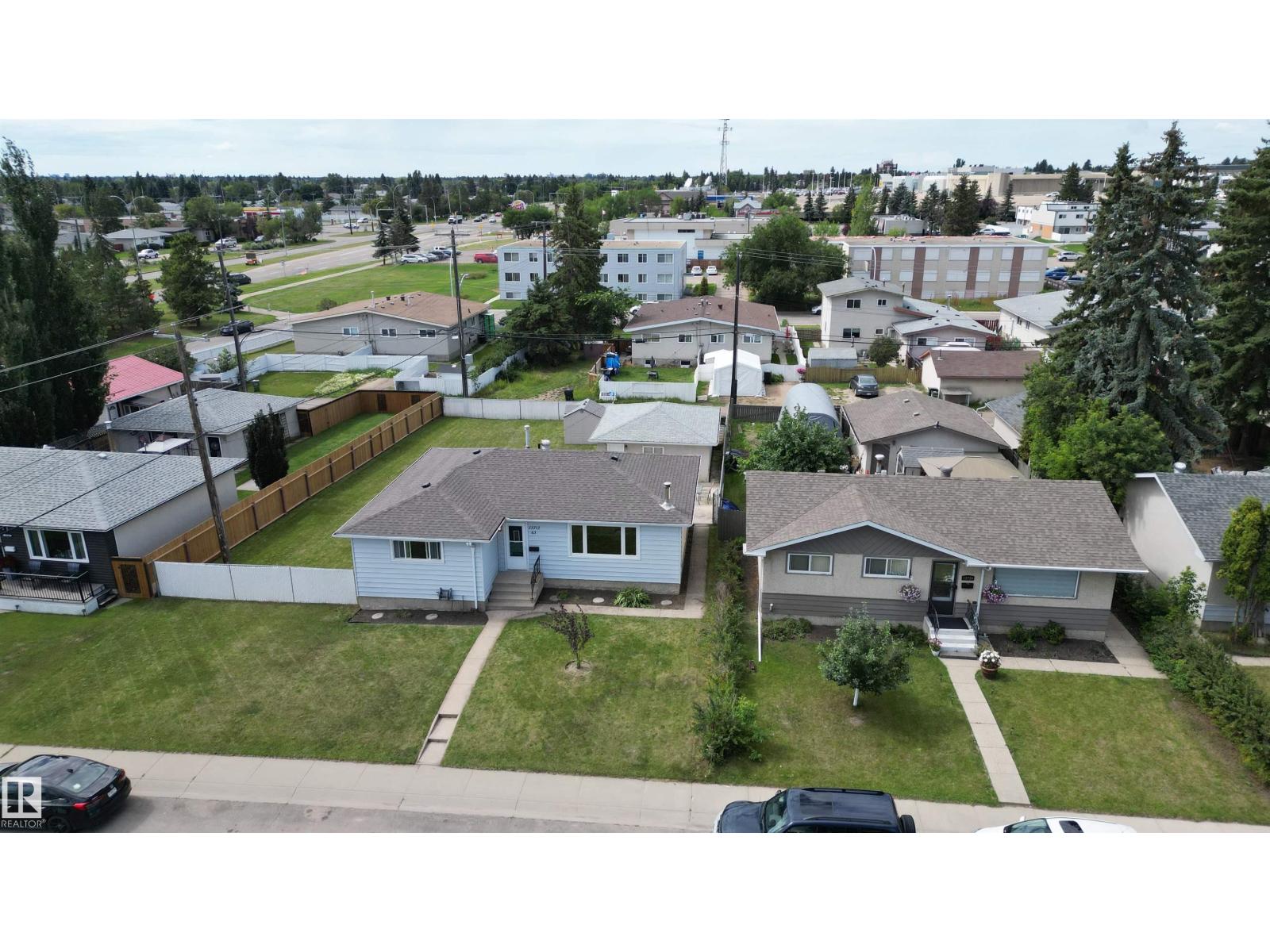 Photo 25 of 13712 63 St Nw, Edmonton AB