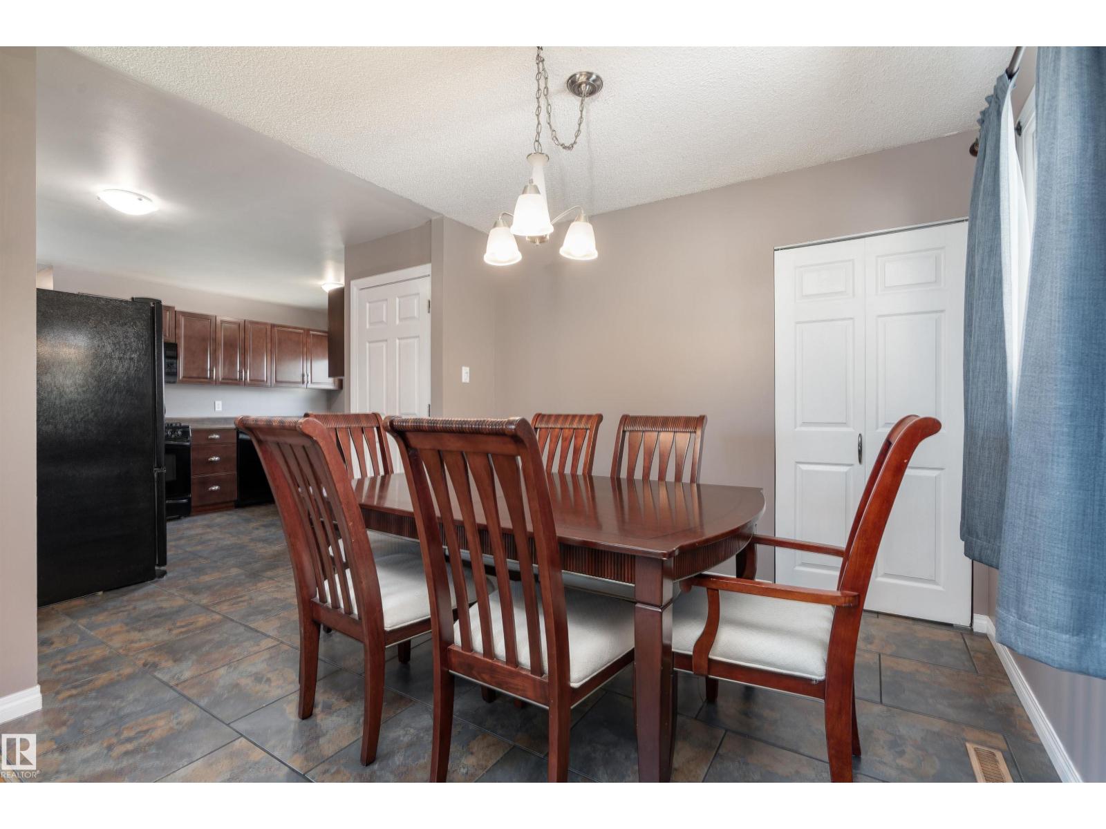 Photo 14 of 13712 63 St Nw, Edmonton AB