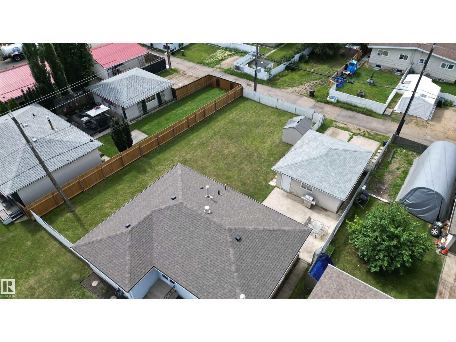 Photo 7 of 13712 63 St Nw, Edmonton AB