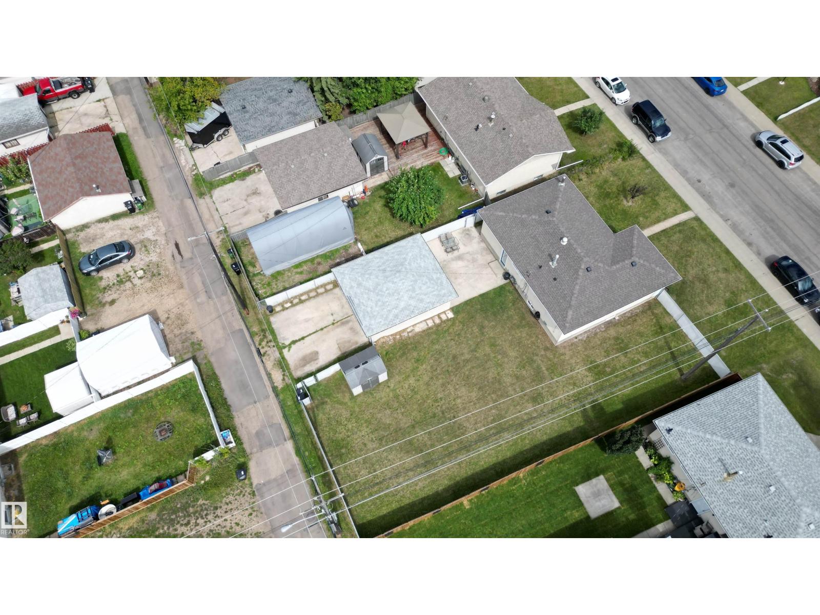 Photo 24 of 13712 63 St Nw, Edmonton AB