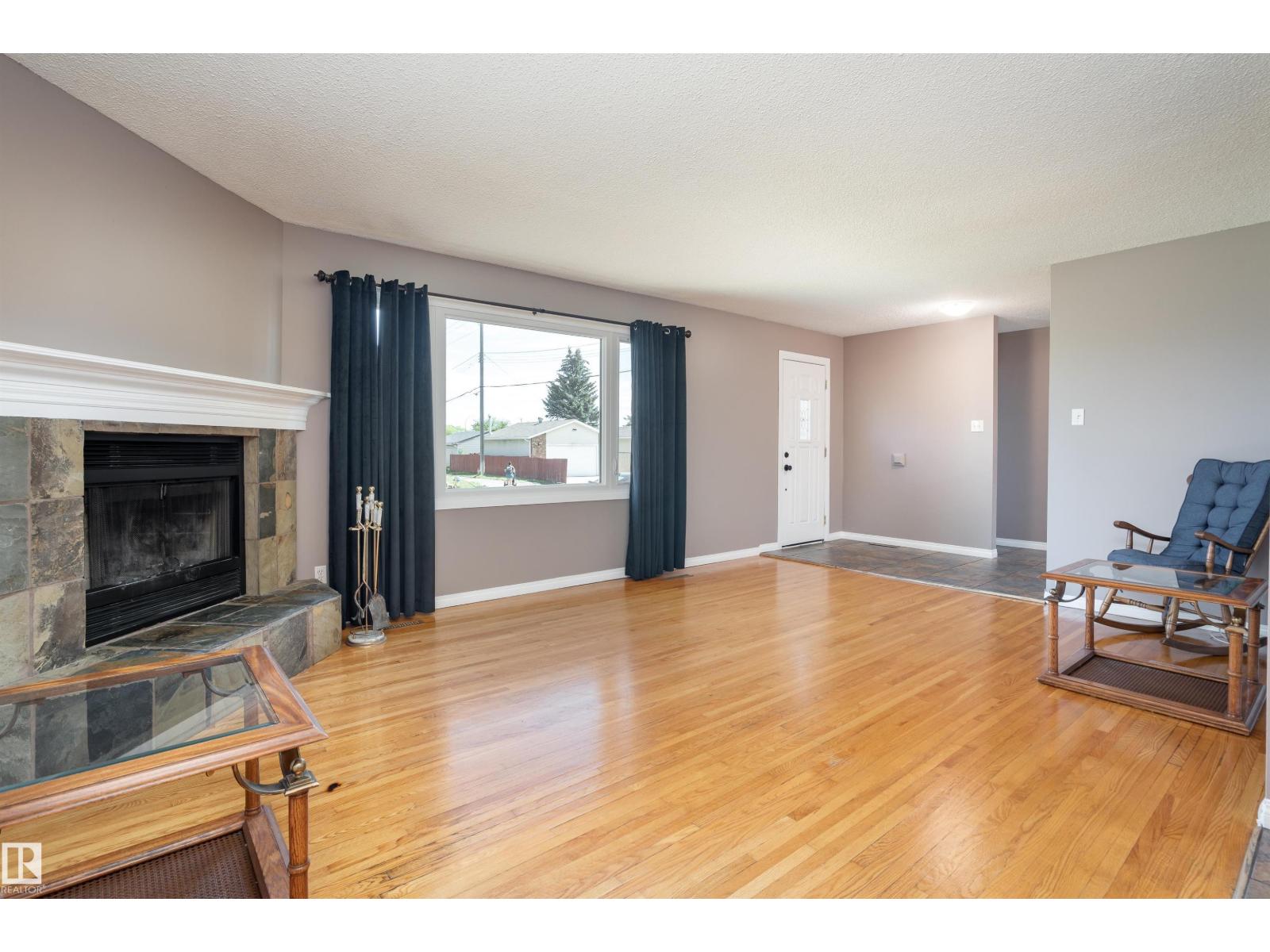 Photo 35 of 13712 63 St Nw, Edmonton AB