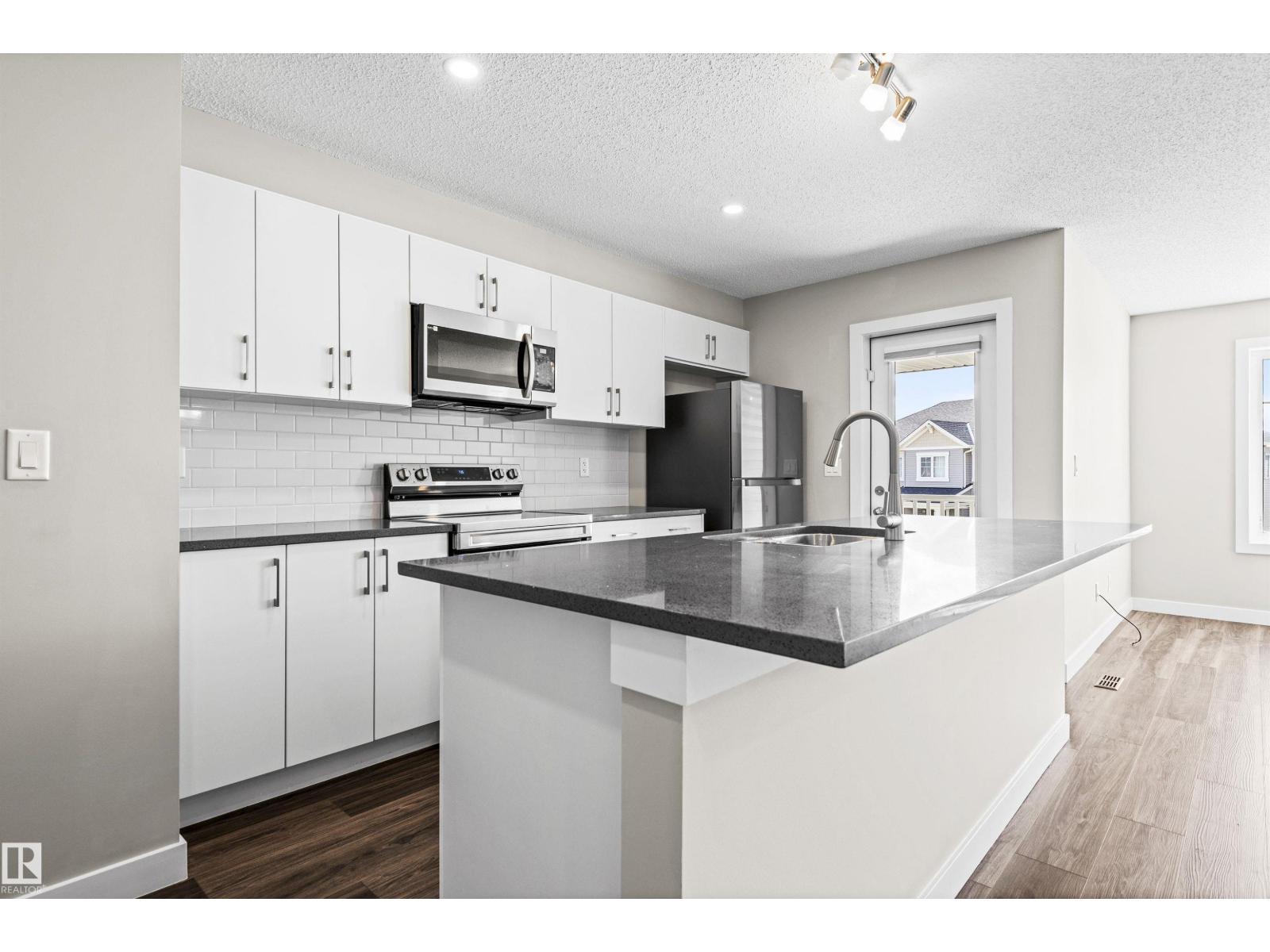 Photo 27 of 20516 21 Av Nw, Edmonton AB