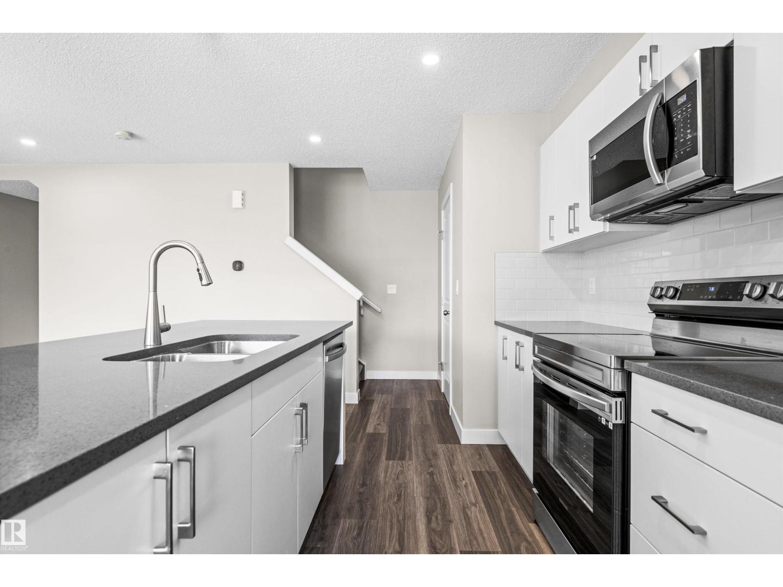 Photo 19 of 20516 21 Av Nw, Edmonton AB
