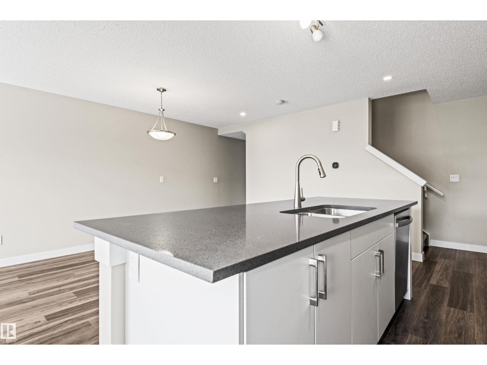 Photo 41 of 20516 21 Av Nw, Edmonton AB