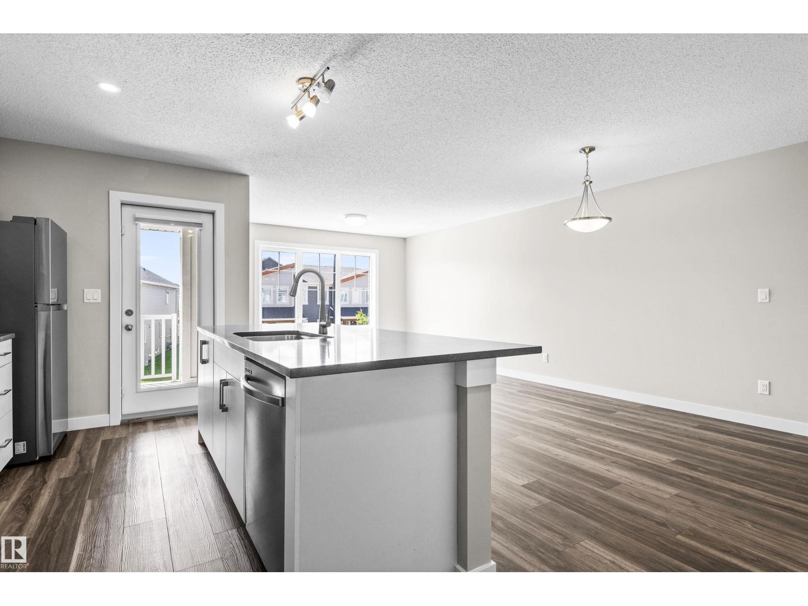 Photo 20 of 20516 21 Av Nw, Edmonton AB