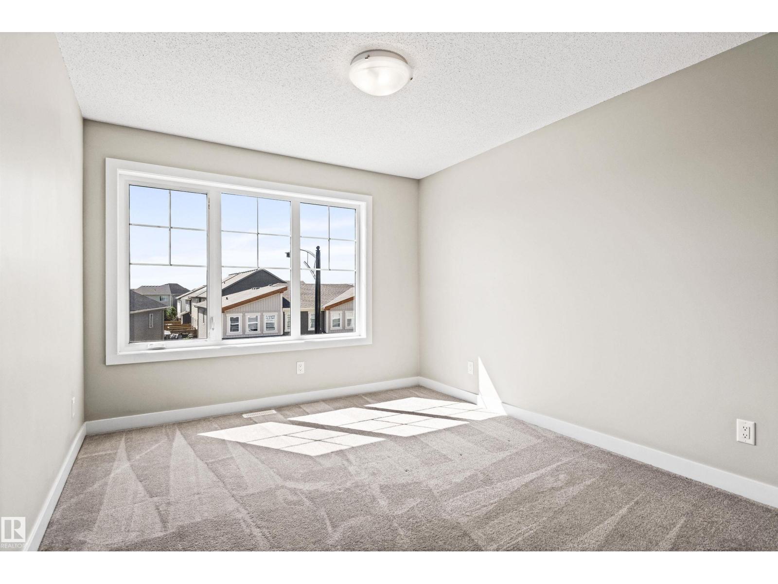 Photo 25 of 20516 21 Av Nw, Edmonton AB