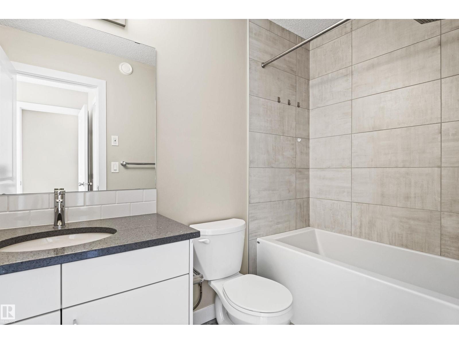 Photo 5 of 20516 21 Av Nw, Edmonton AB