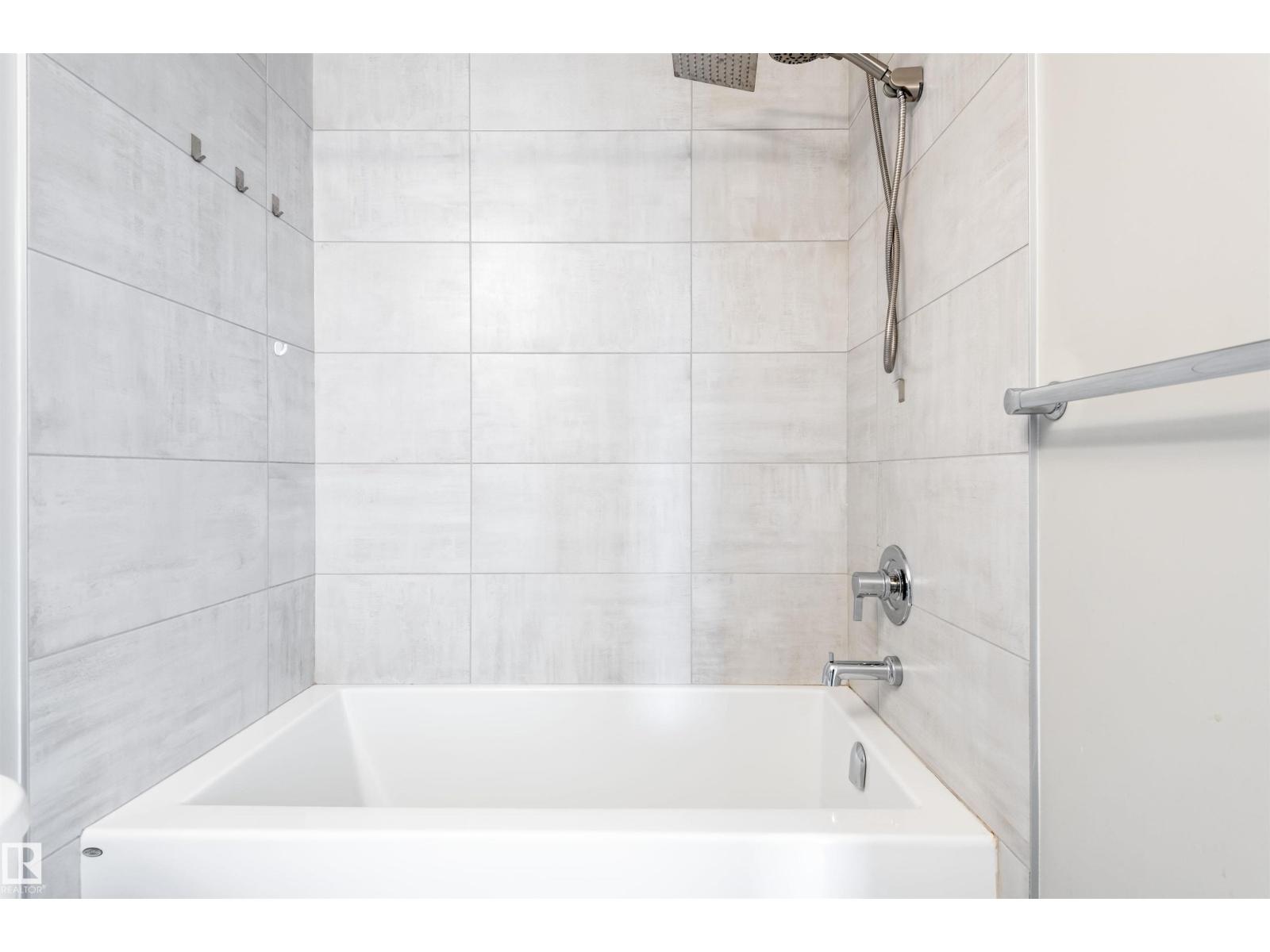 Photo 39 of 20516 21 Av Nw, Edmonton AB