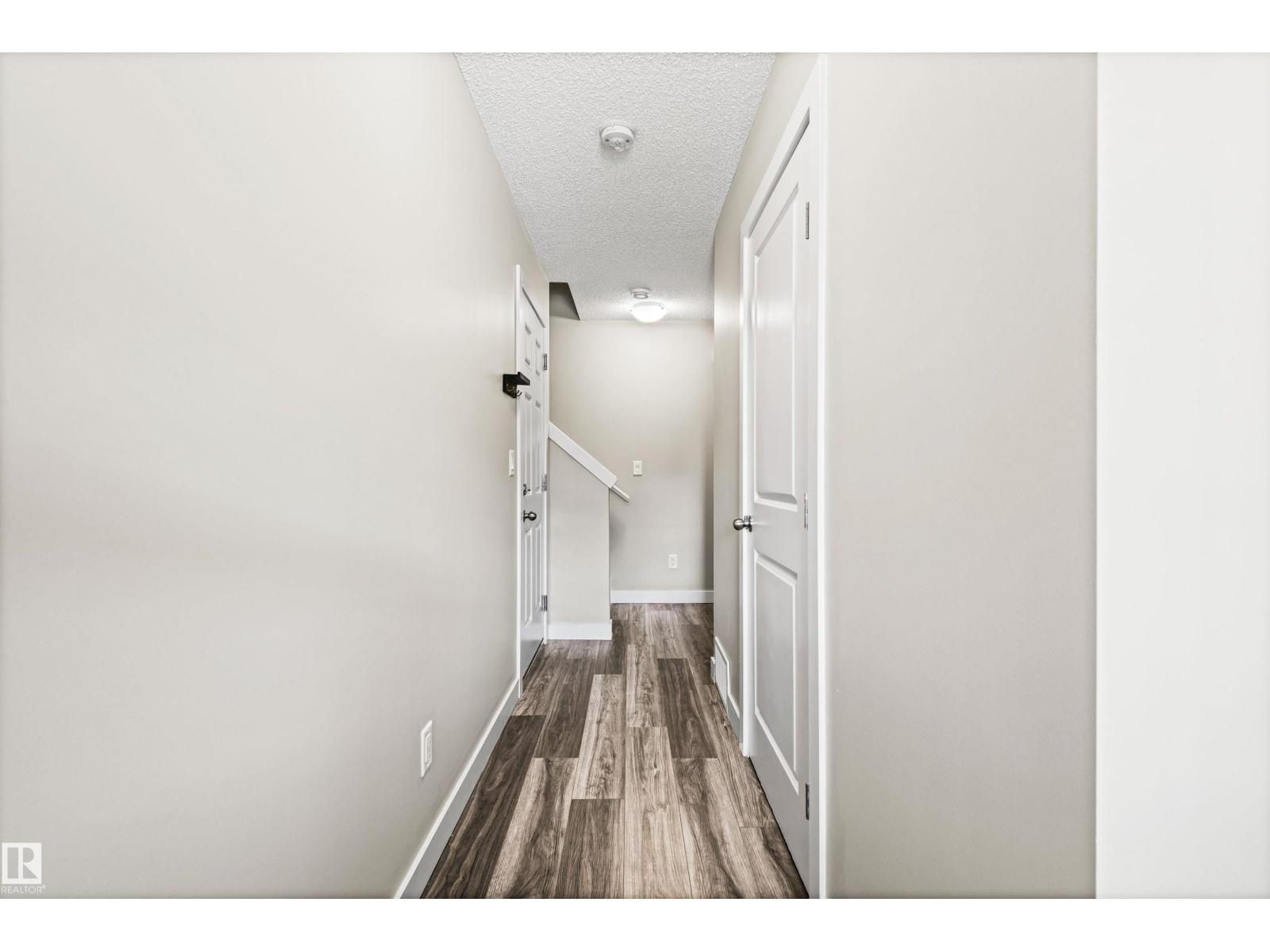 Photo 4 of 20516 21 Av Nw, Edmonton AB