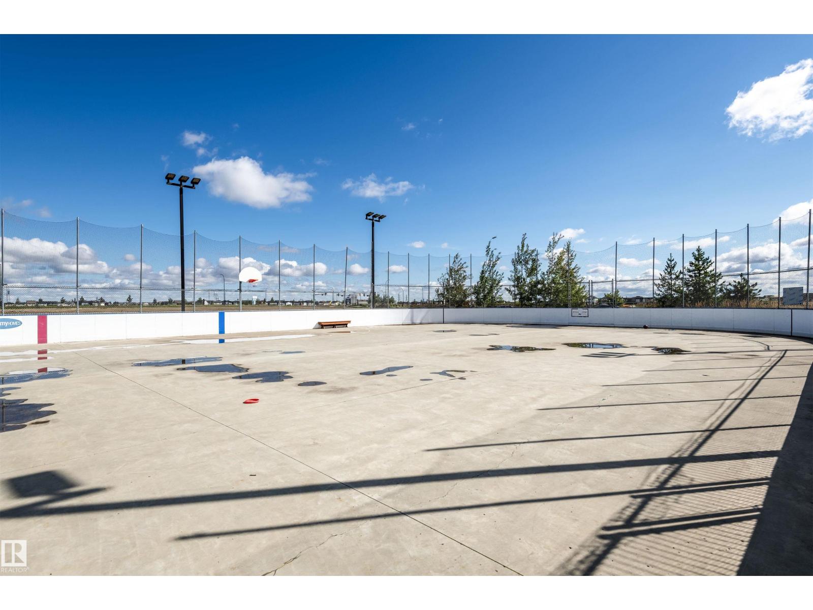 Photo 15 of 20516 21 Av Nw, Edmonton AB