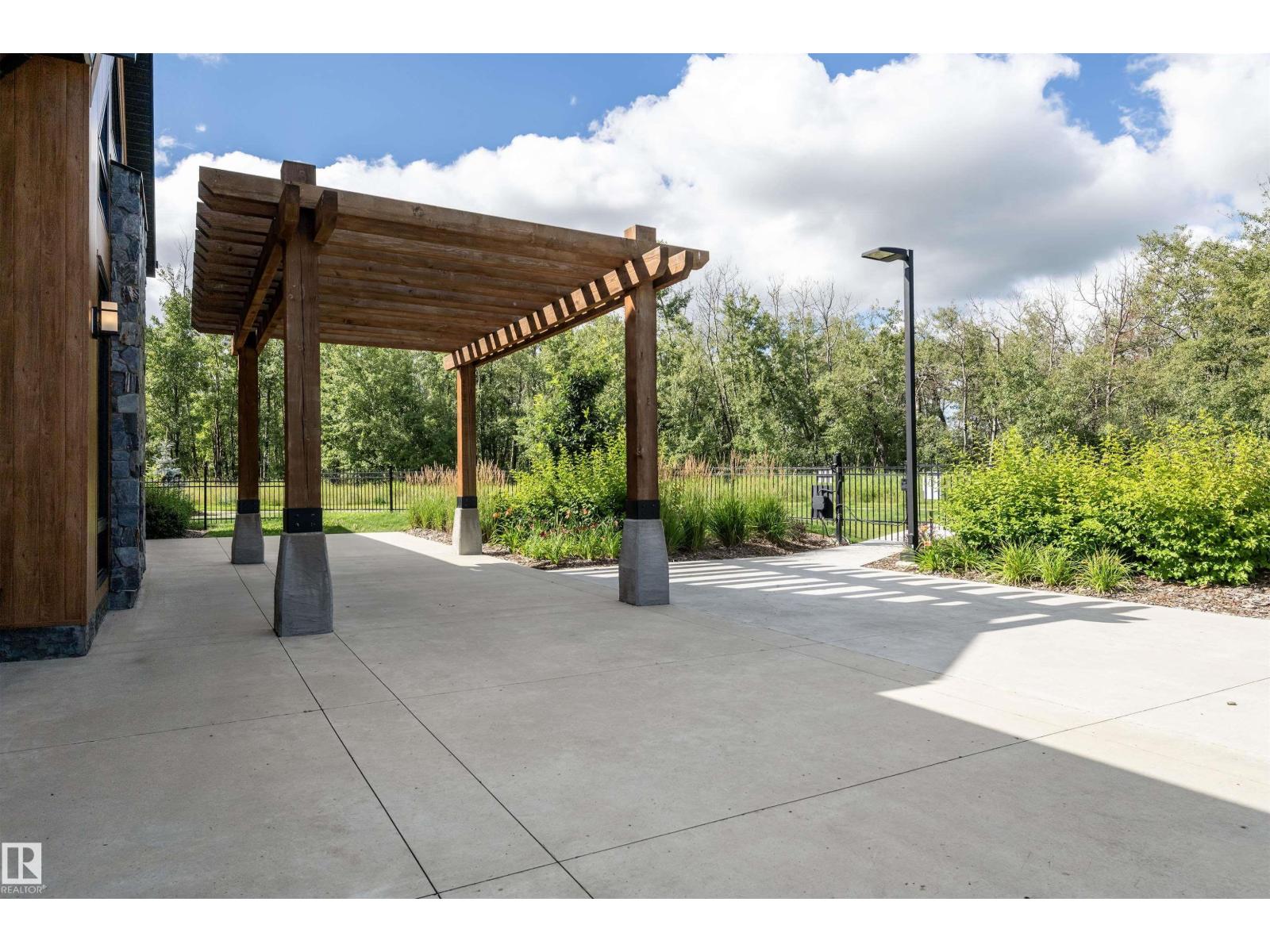 Photo 13 of 20516 21 Av Nw, Edmonton AB