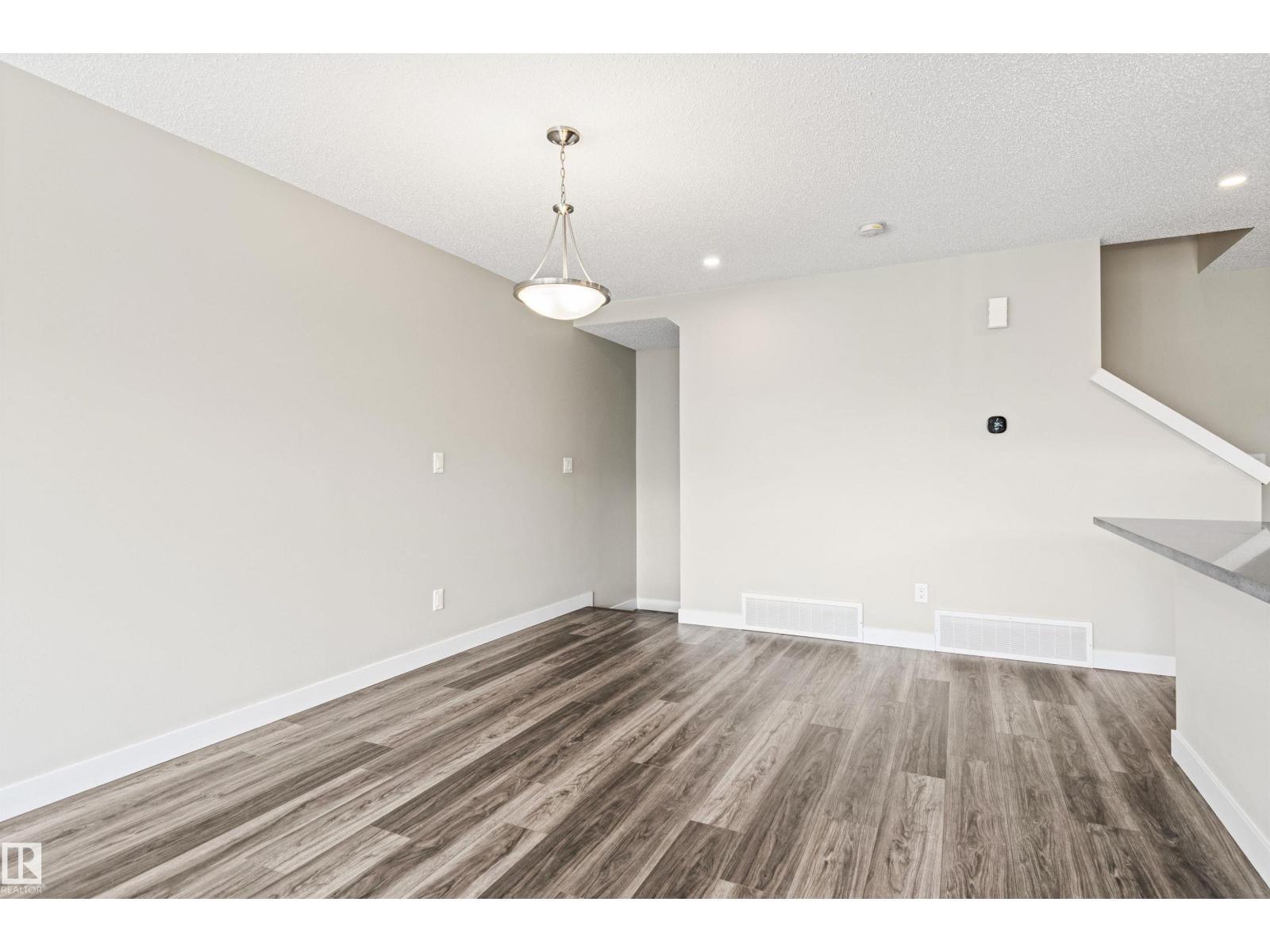 Photo 35 of 20516 21 Av Nw, Edmonton AB