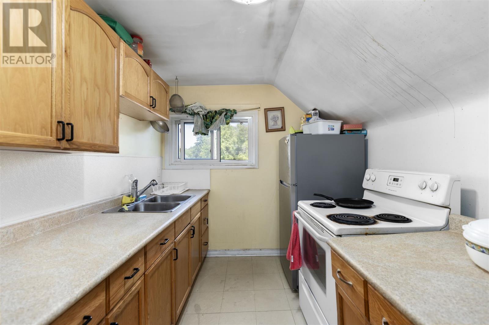 Photo 16 of 48 Wellington St W, Sault Ste Marie ON