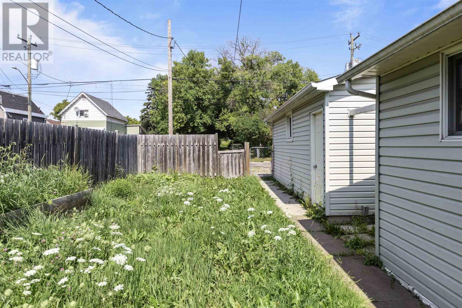 Photo 9 of 48 Wellington St W, Sault Ste Marie ON