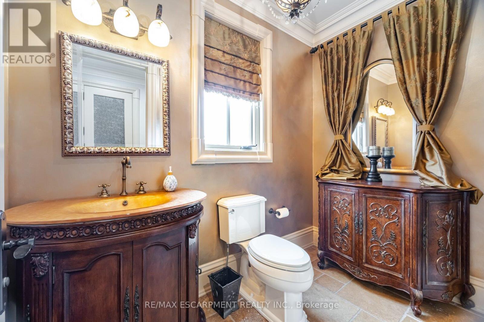 Photo 19 of 5545 Blezard Drive, Lincoln ON