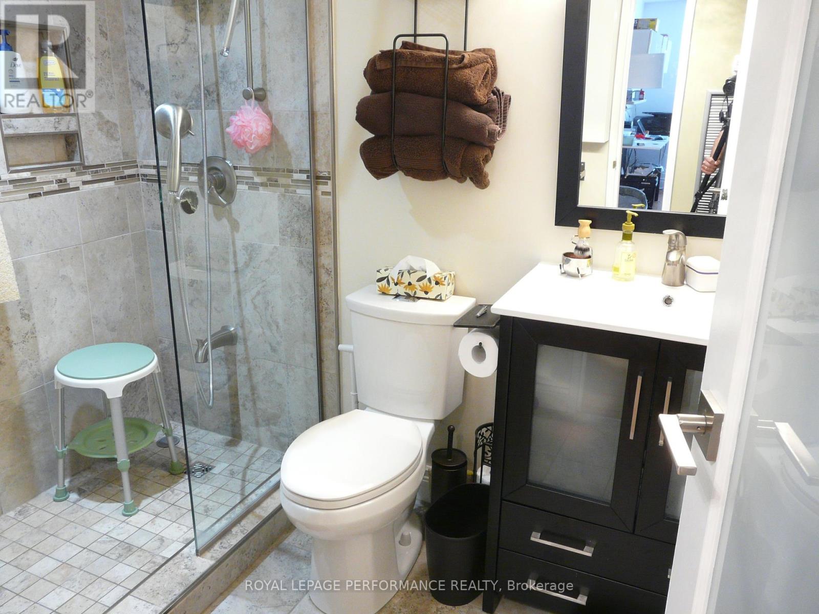 Photo 7 of 404 200 Lafontaine Avenue, Ottawa ON