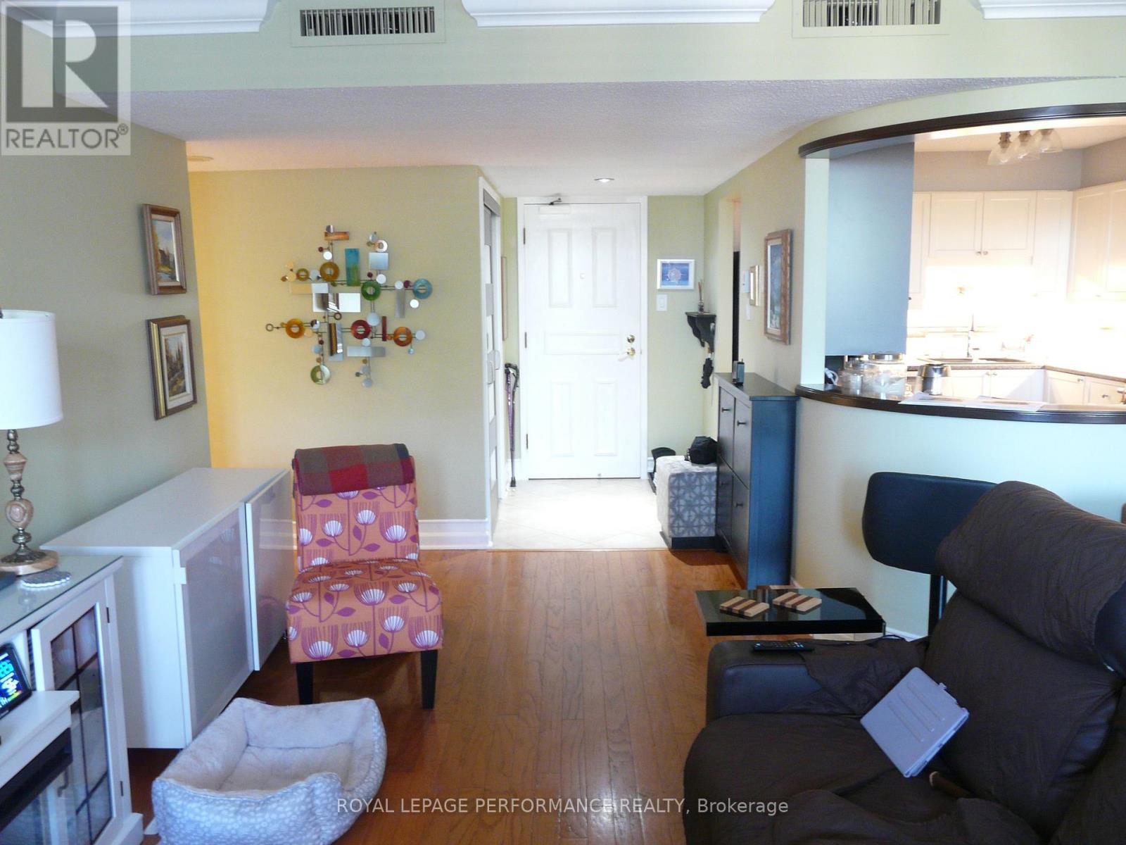 Photo 4 of 404 200 Lafontaine Avenue, Ottawa ON