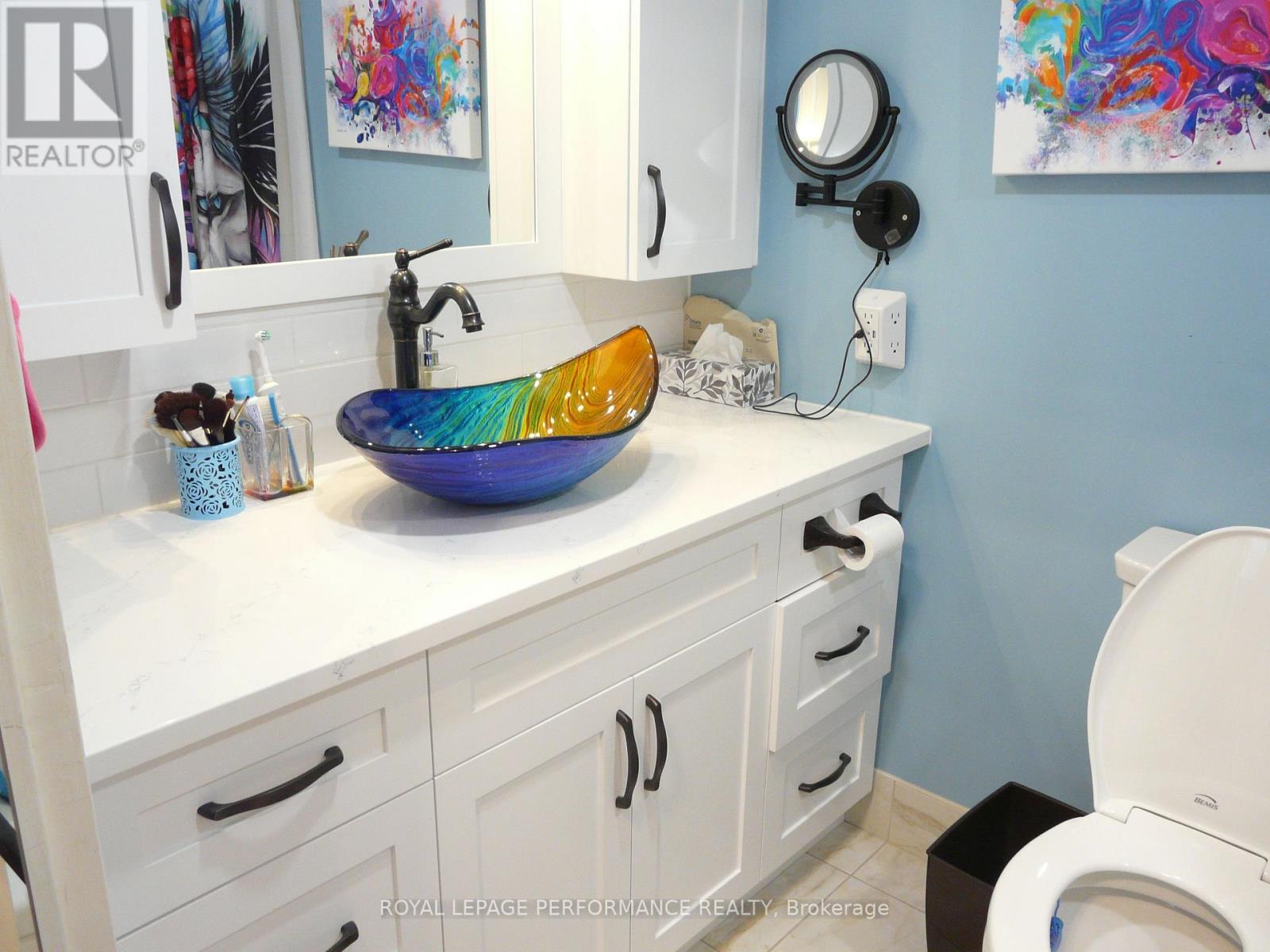 Photo 12 of 404 200 Lafontaine Avenue, Ottawa ON