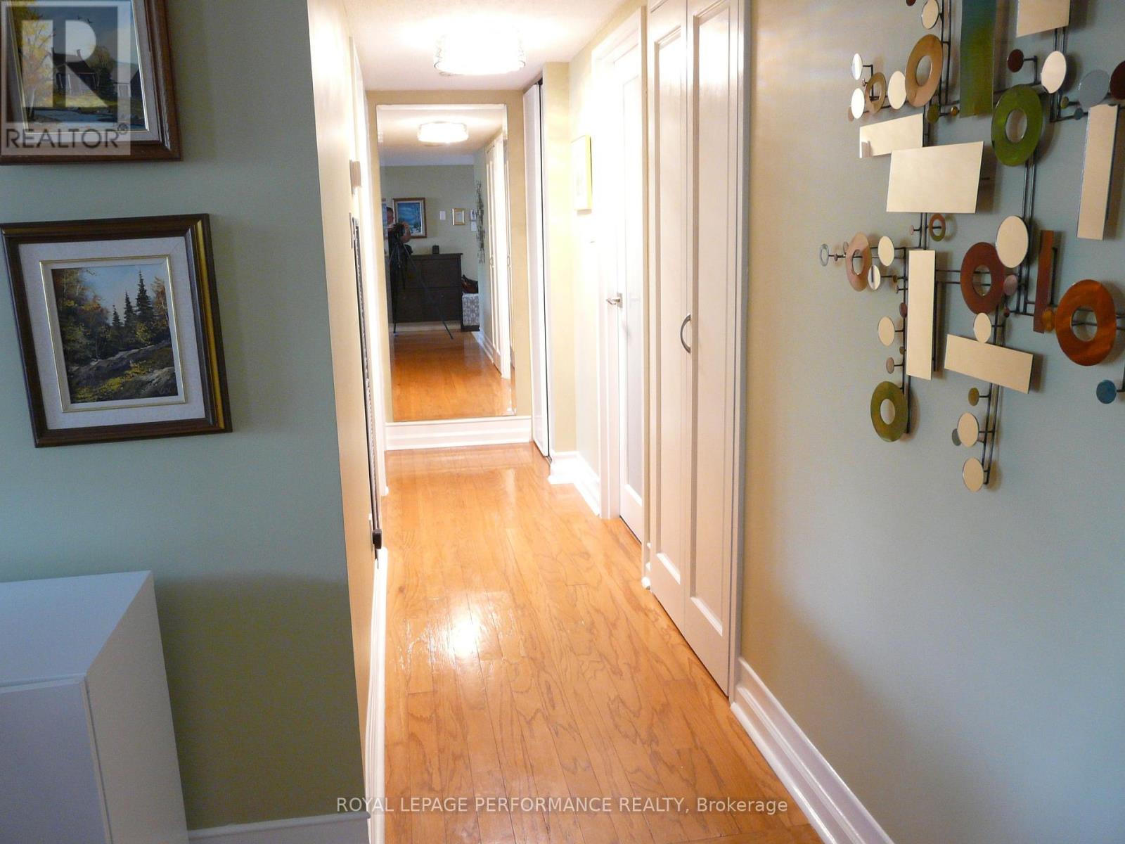 Photo 9 of 404 200 Lafontaine Avenue, Ottawa ON