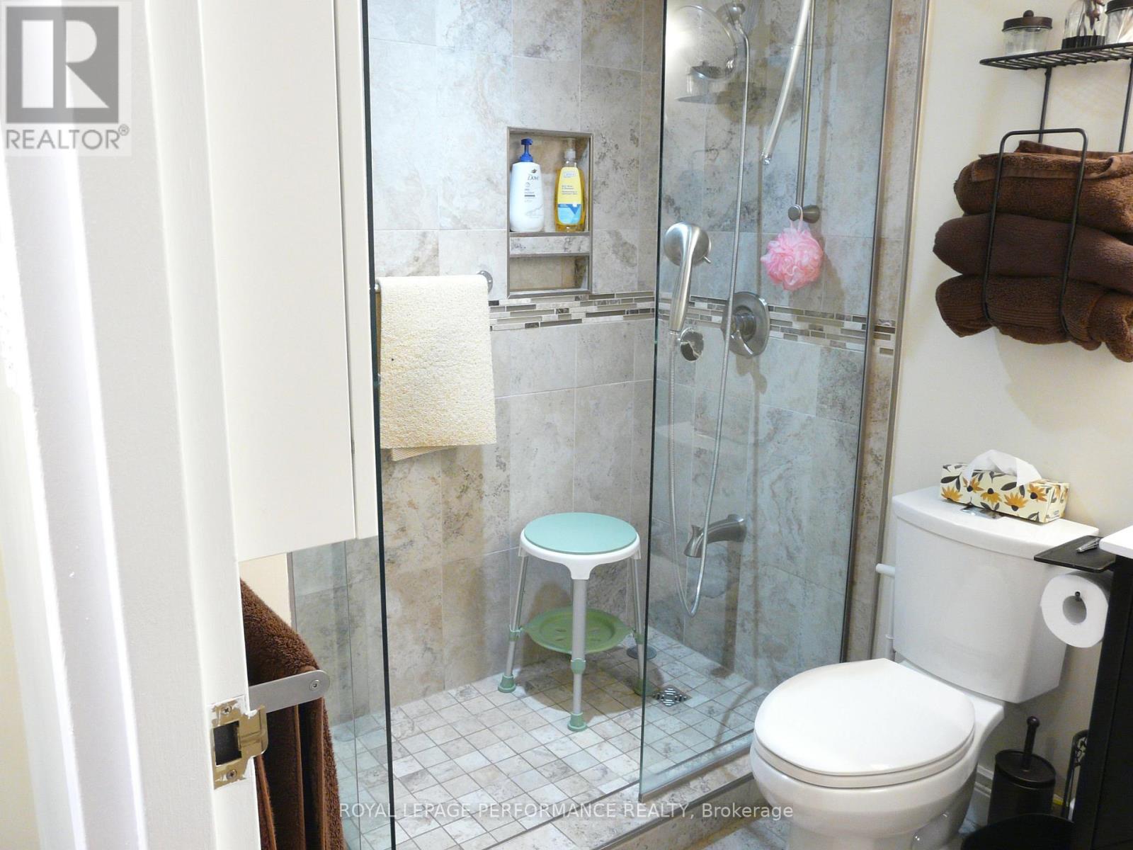 Photo 14 of 404 200 Lafontaine Avenue, Ottawa ON