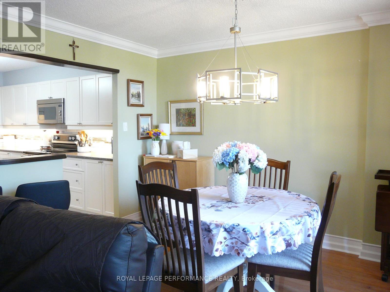 Photo 1 of 404 200 Lafontaine Avenue, Ottawa ON