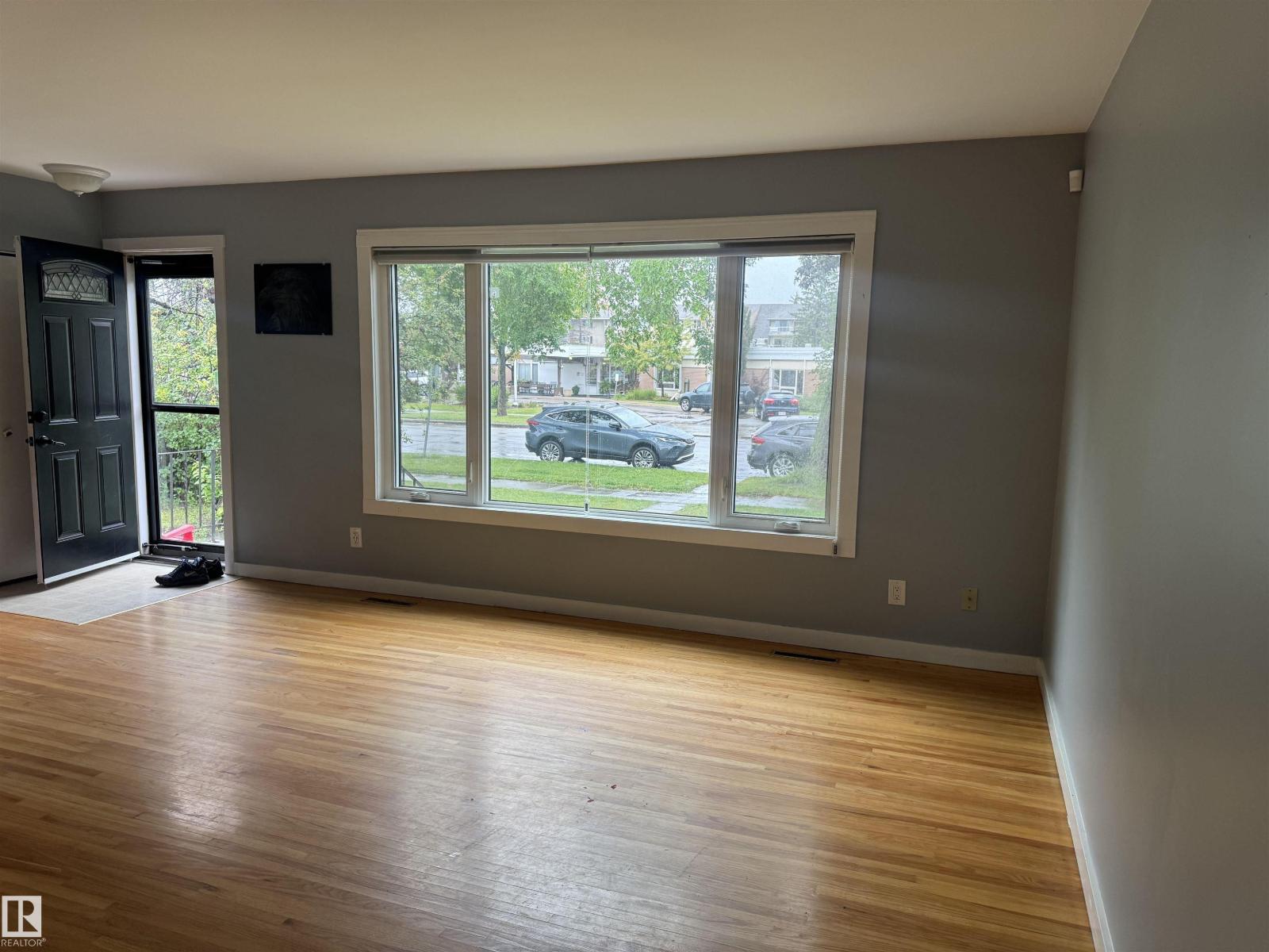 Photo 6 of 8806 168 St Nw, Edmonton AB
