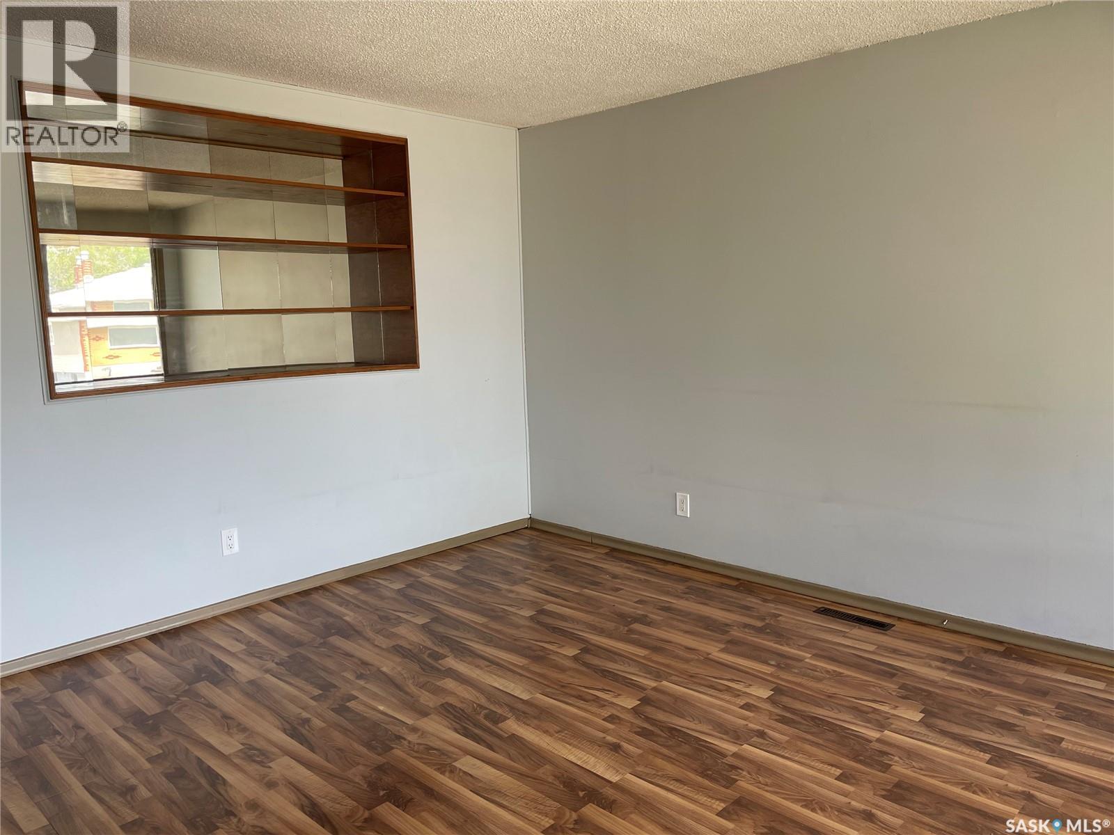 Photo 30 of 27 25 Cushing Crescent, Regina SK