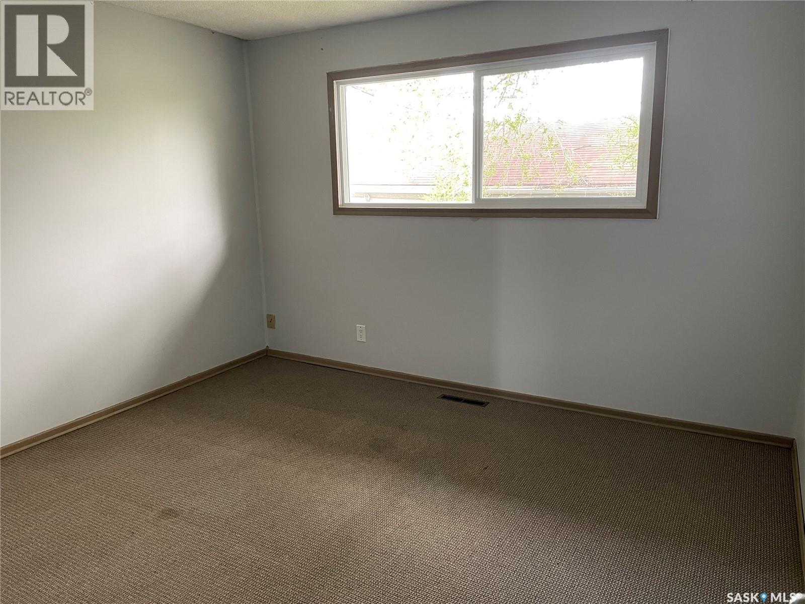 Photo 10 of 27 25 Cushing Crescent, Regina SK