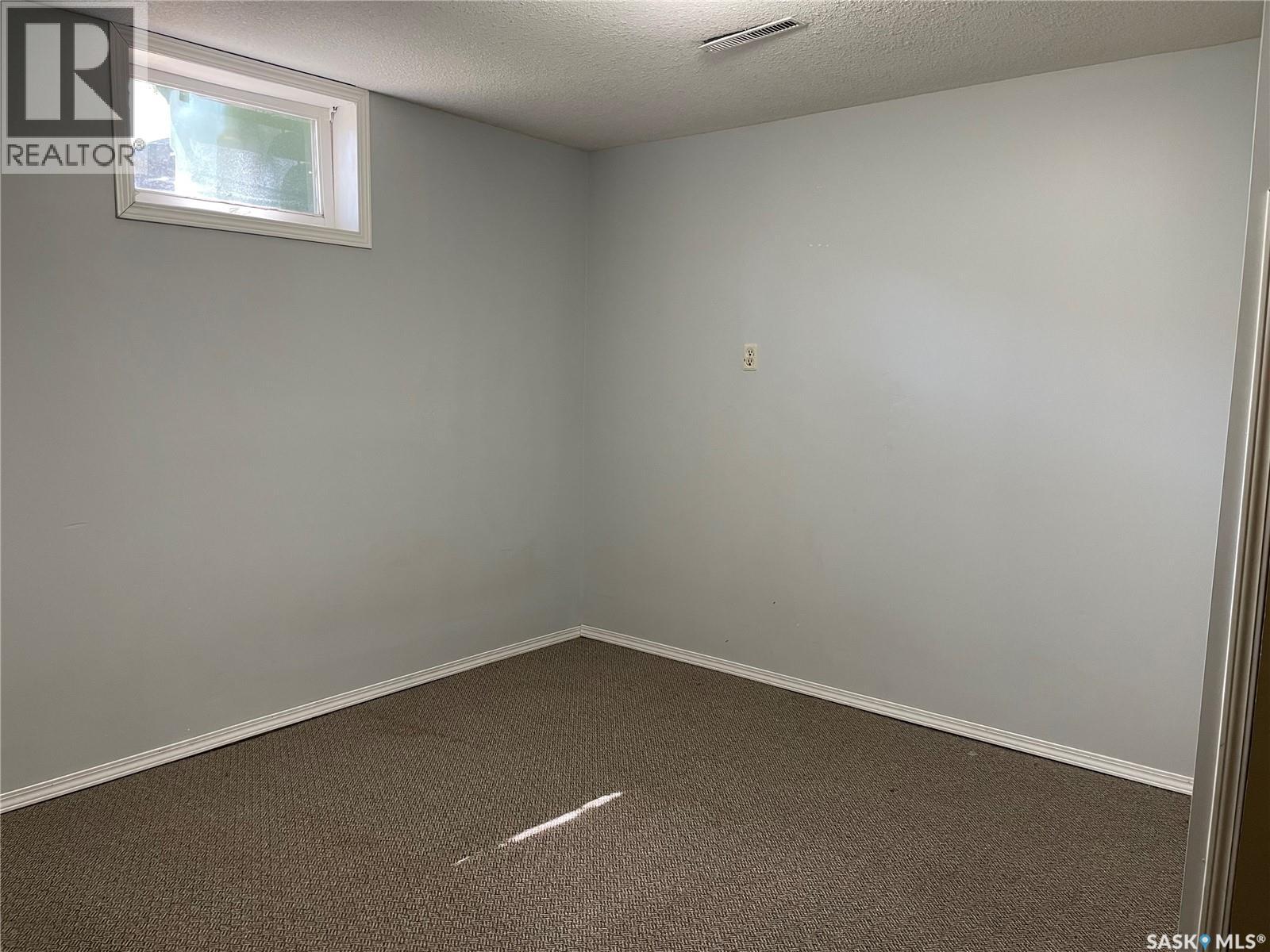 Photo 3 of 27 25 Cushing Crescent, Regina SK