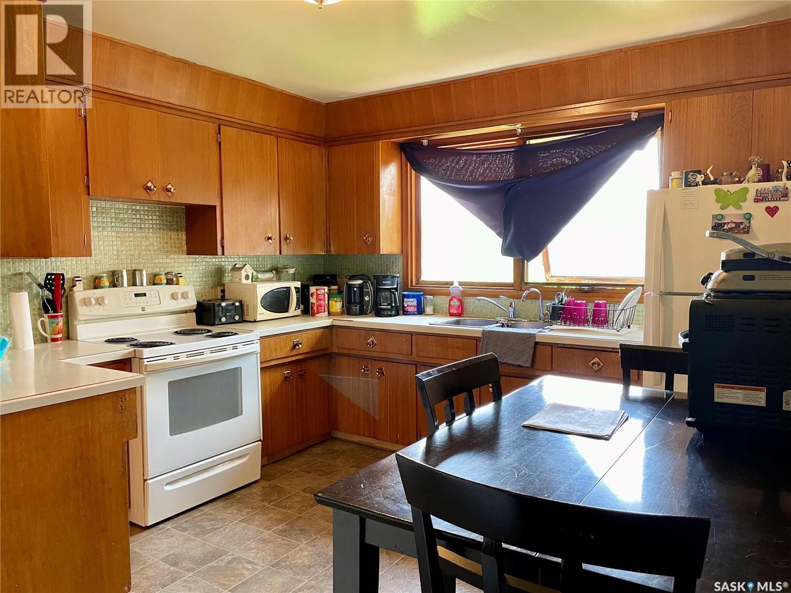 Photo 35 of 27 25 Cushing Crescent, Regina SK