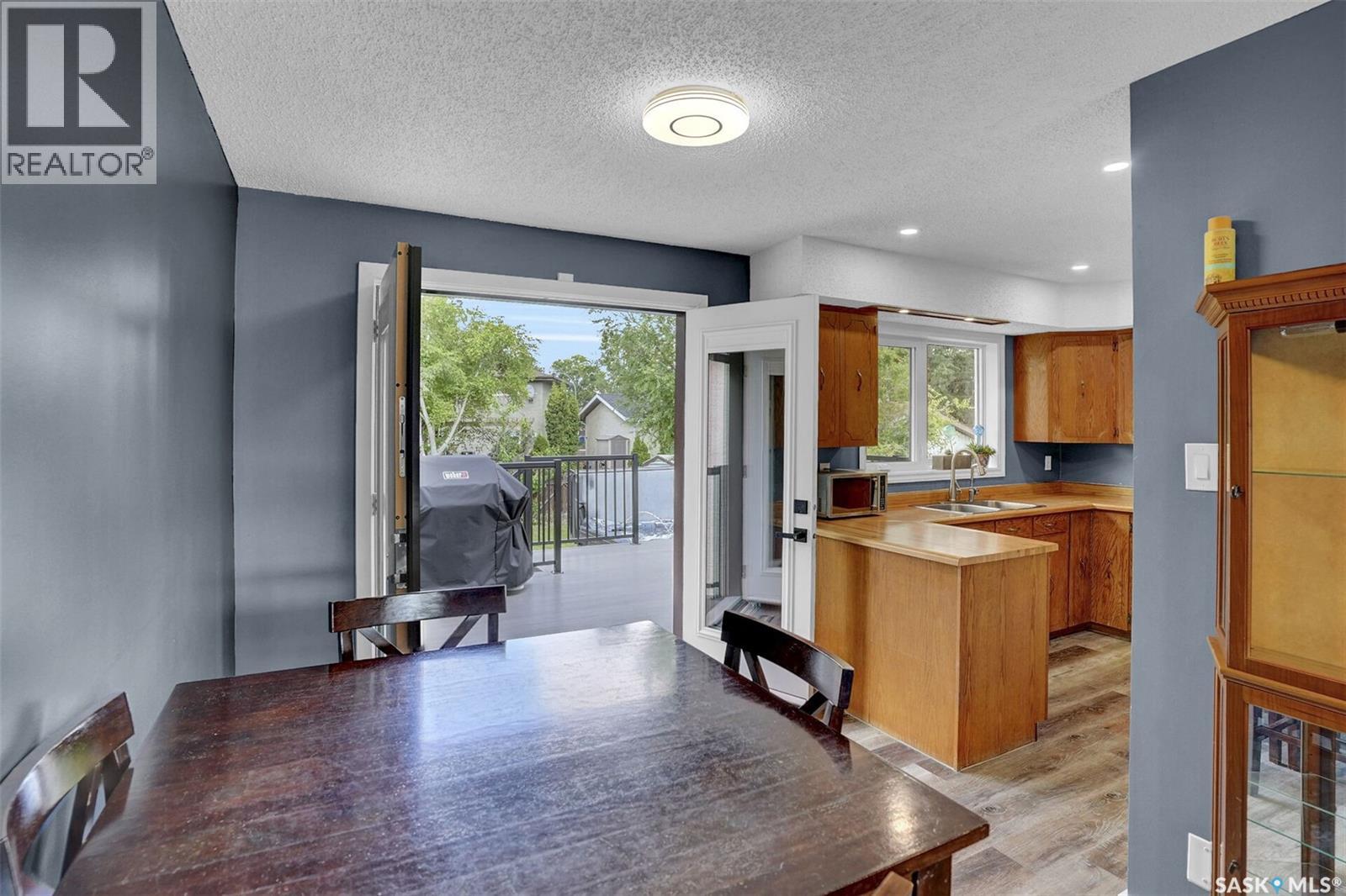 Photo 4 of 586 Rink Avenue, Regina SK